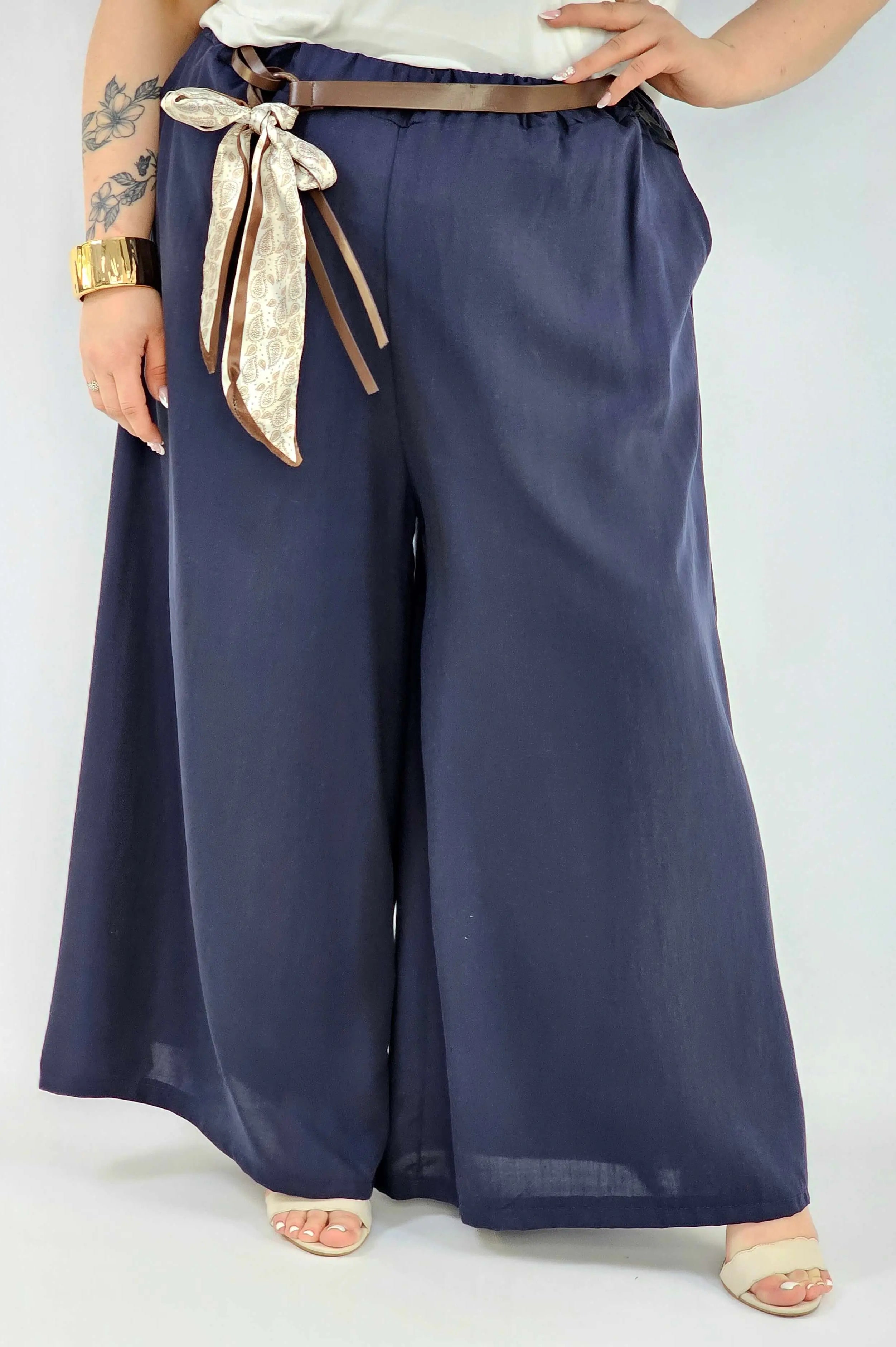 Spodnie plus size szerokie z gumką w pasie i wiązaniem XXL Stylowa XL