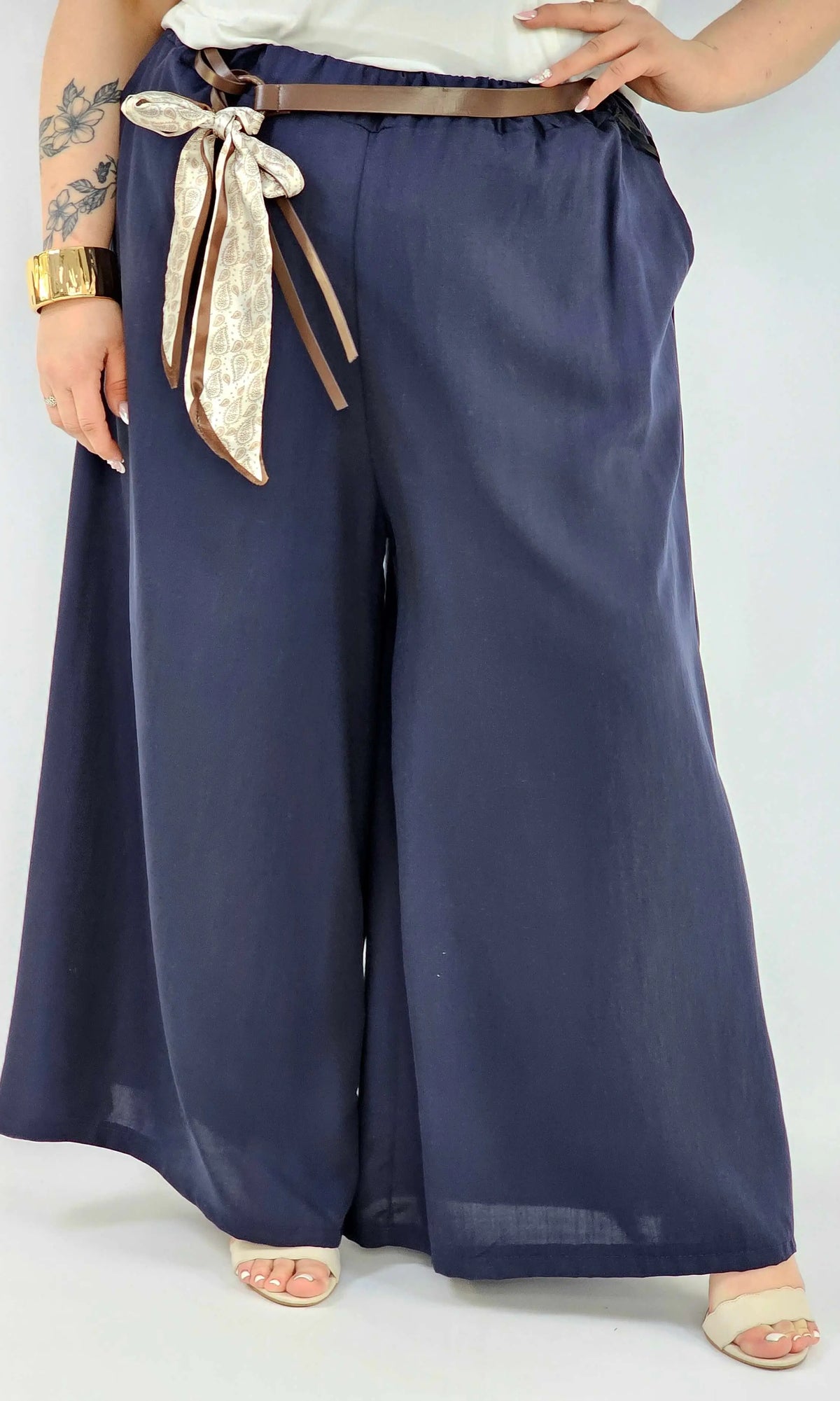 Spodnie plus size szerokie z gumką w pasie i wiązaniem XXL Stylowa XL
