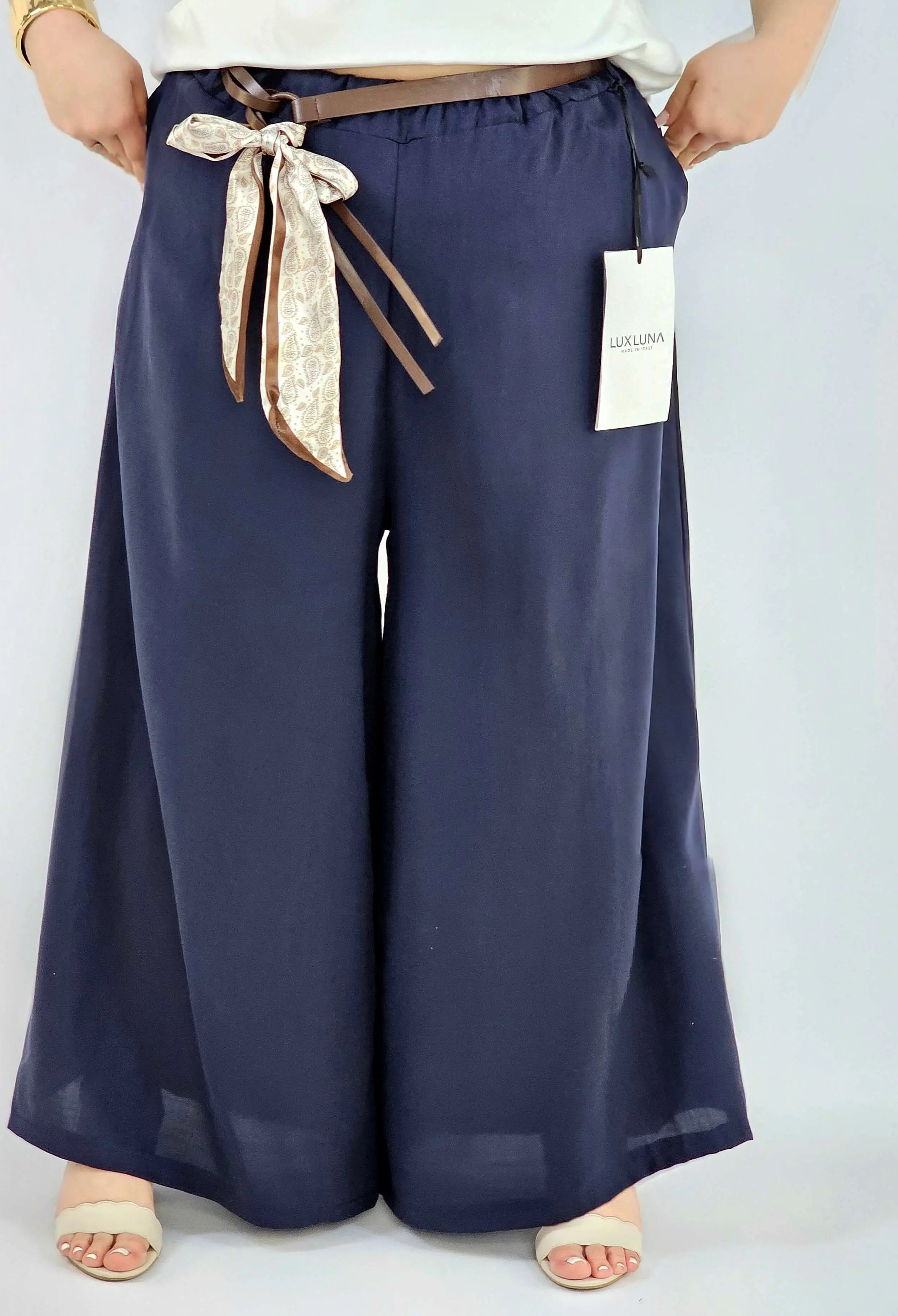 Spodnie plus size szerokie z gumką w pasie i wiązaniem XXL Stylowa XL