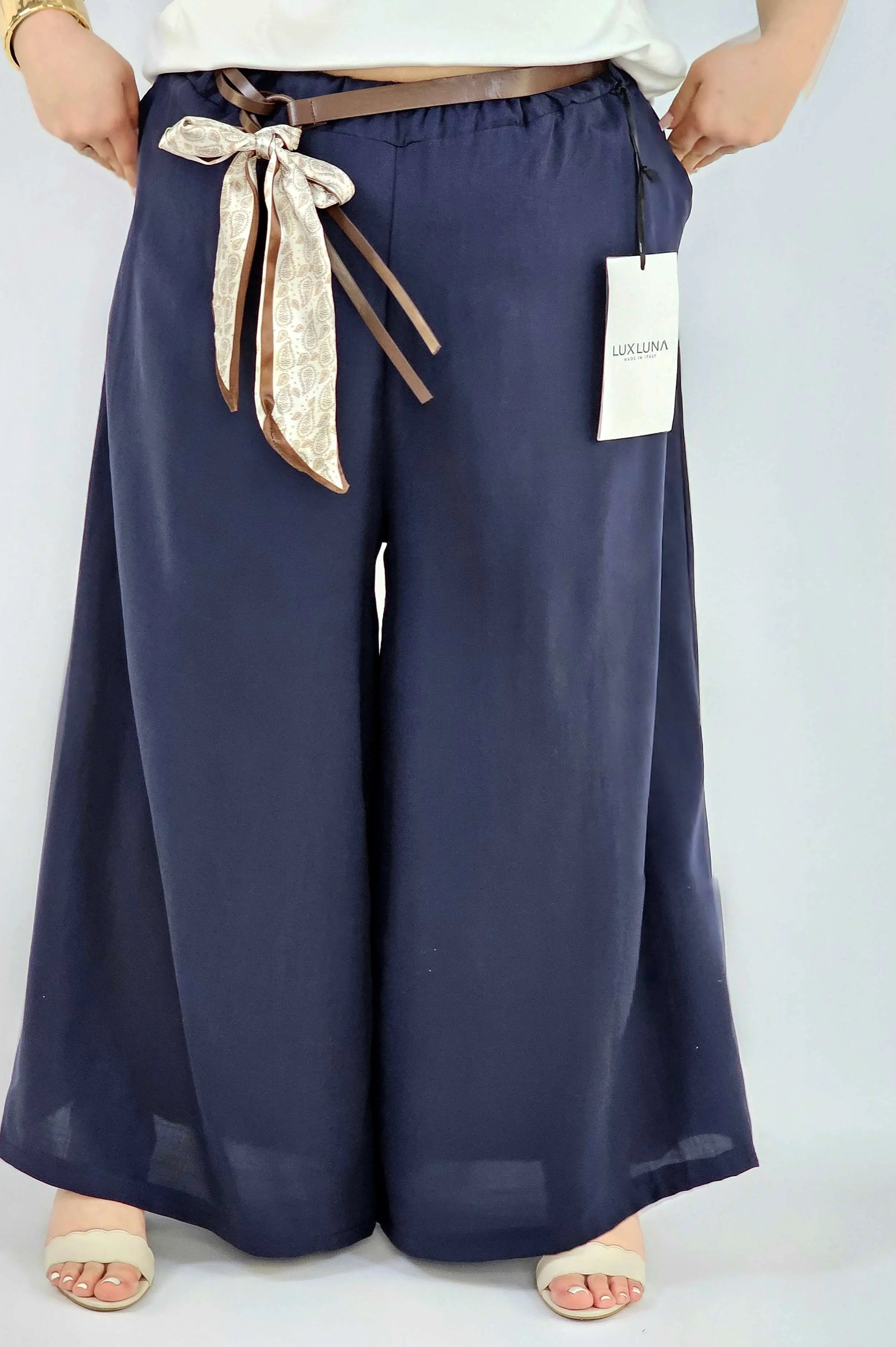 Spodnie plus size szerokie z gumką w pasie i wiązaniem XXL Stylowa XL