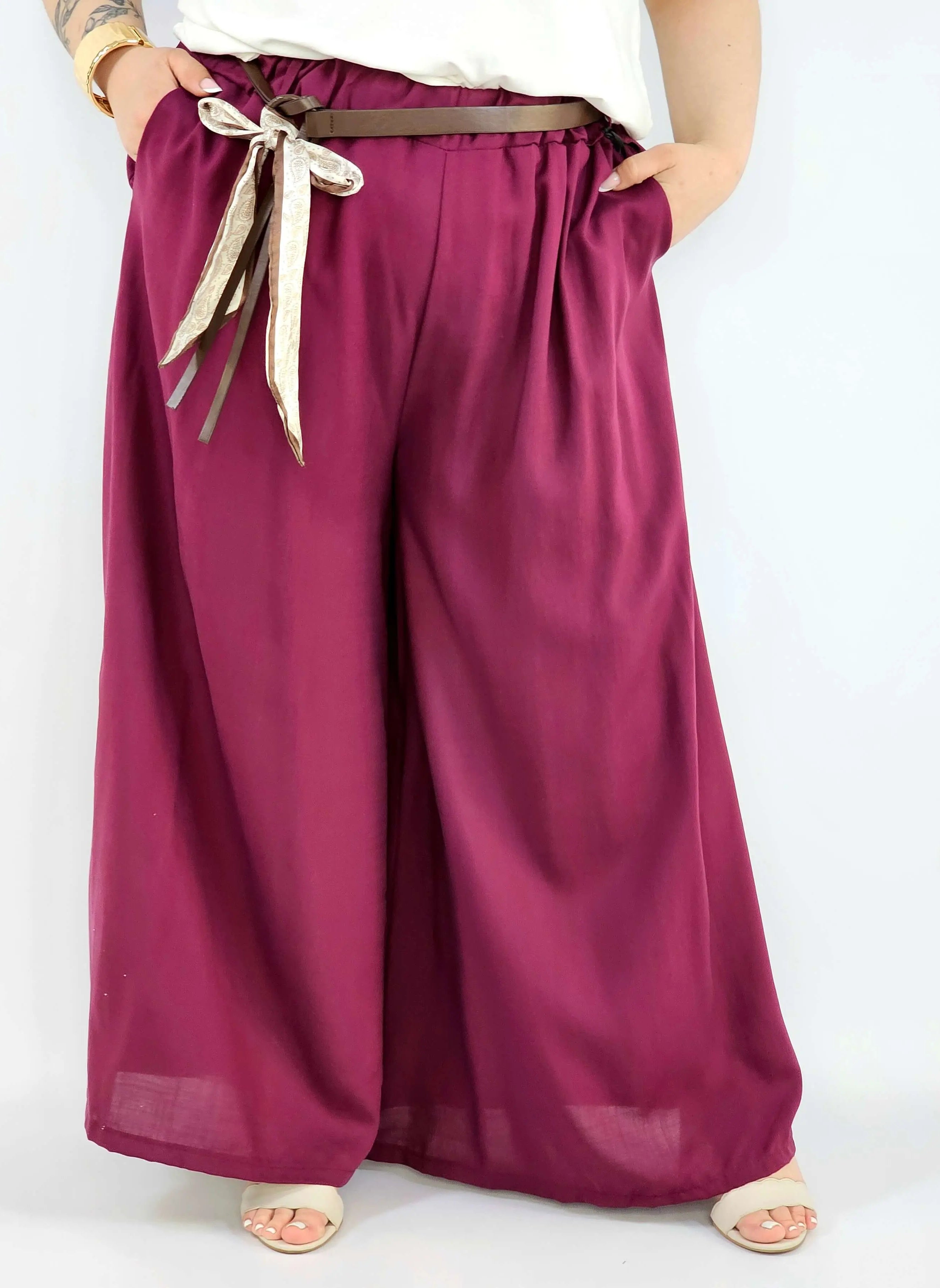 Spodnie plus size szerokie z gumką w pasie i wiązaniem XXL Stylowa XL