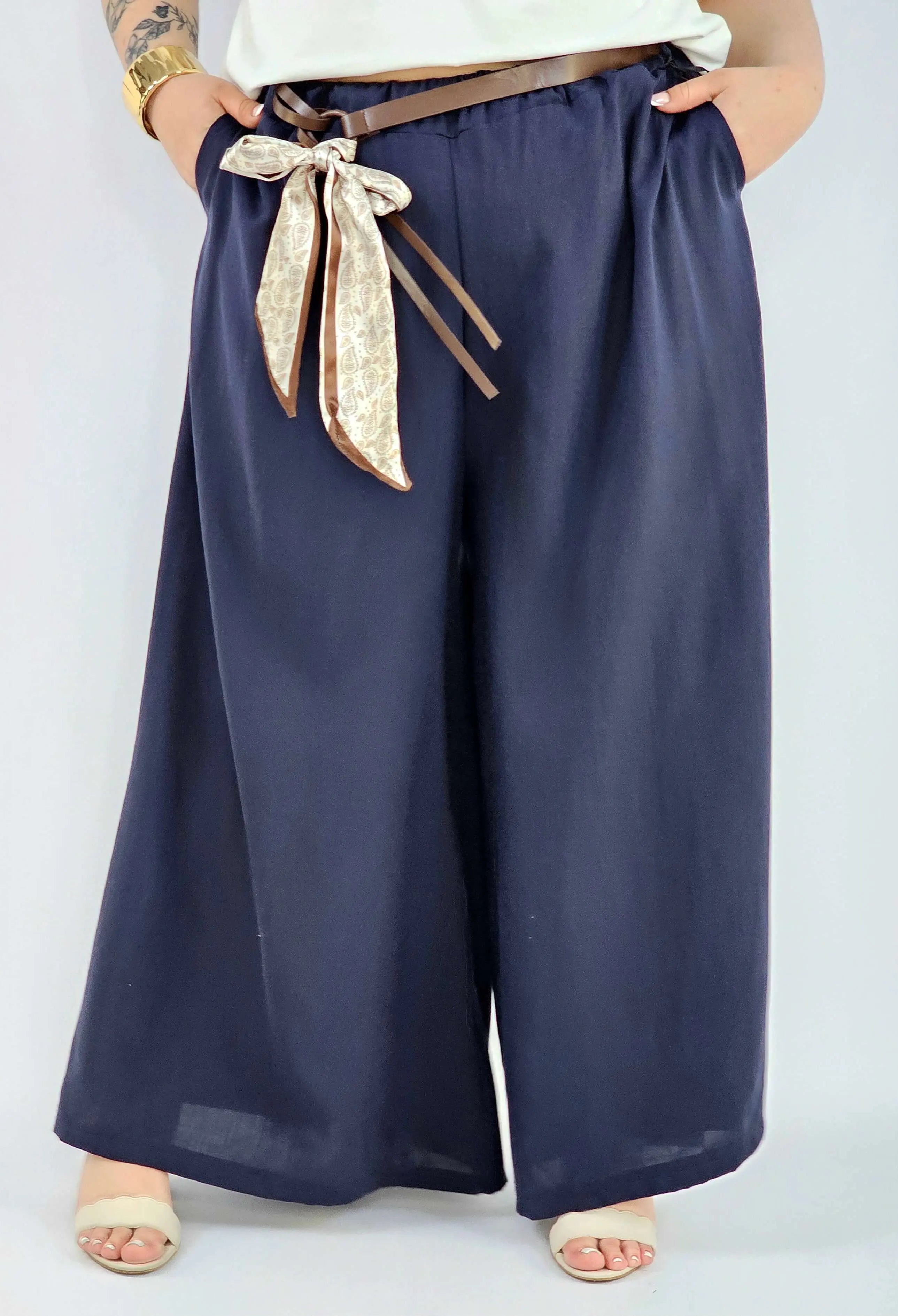 Spodnie plus size szerokie z gumką w pasie i wiązaniem XXL Stylowa XL