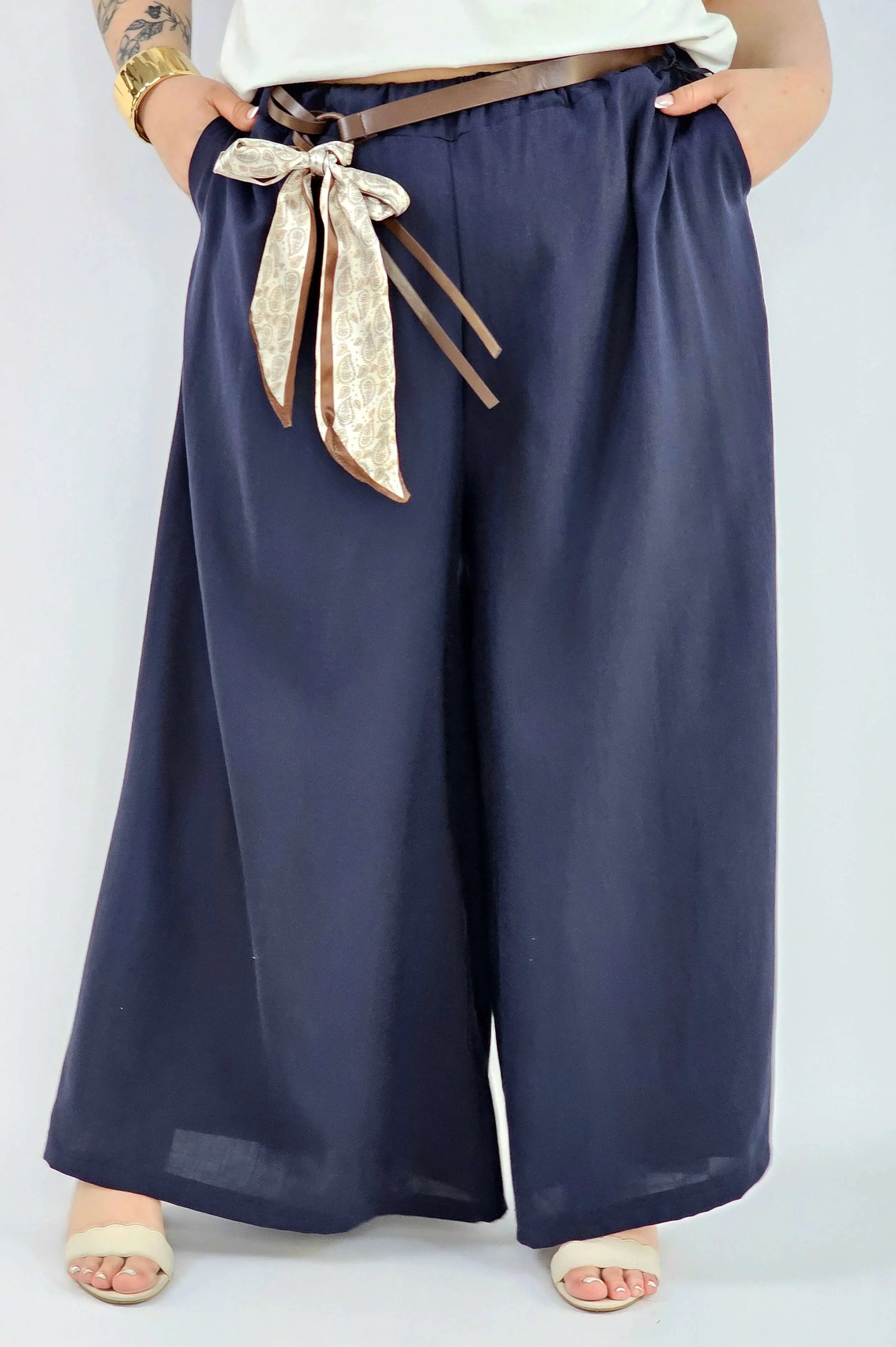 Spodnie plus size szerokie z gumką w pasie i wiązaniem XXL Stylowa XL