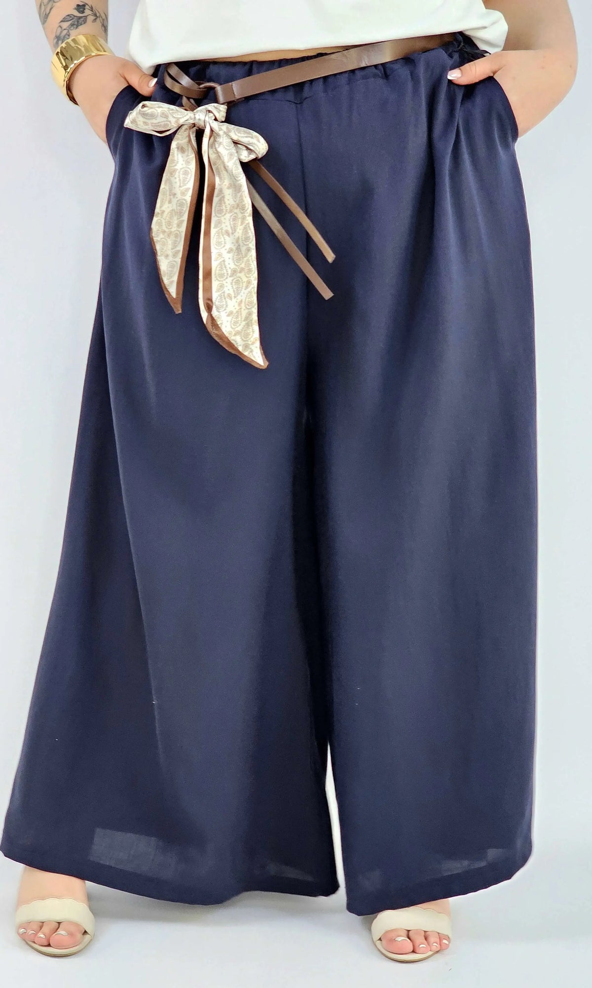Spodnie plus size szerokie z gumką w pasie i wiązaniem XXL Stylowa XL