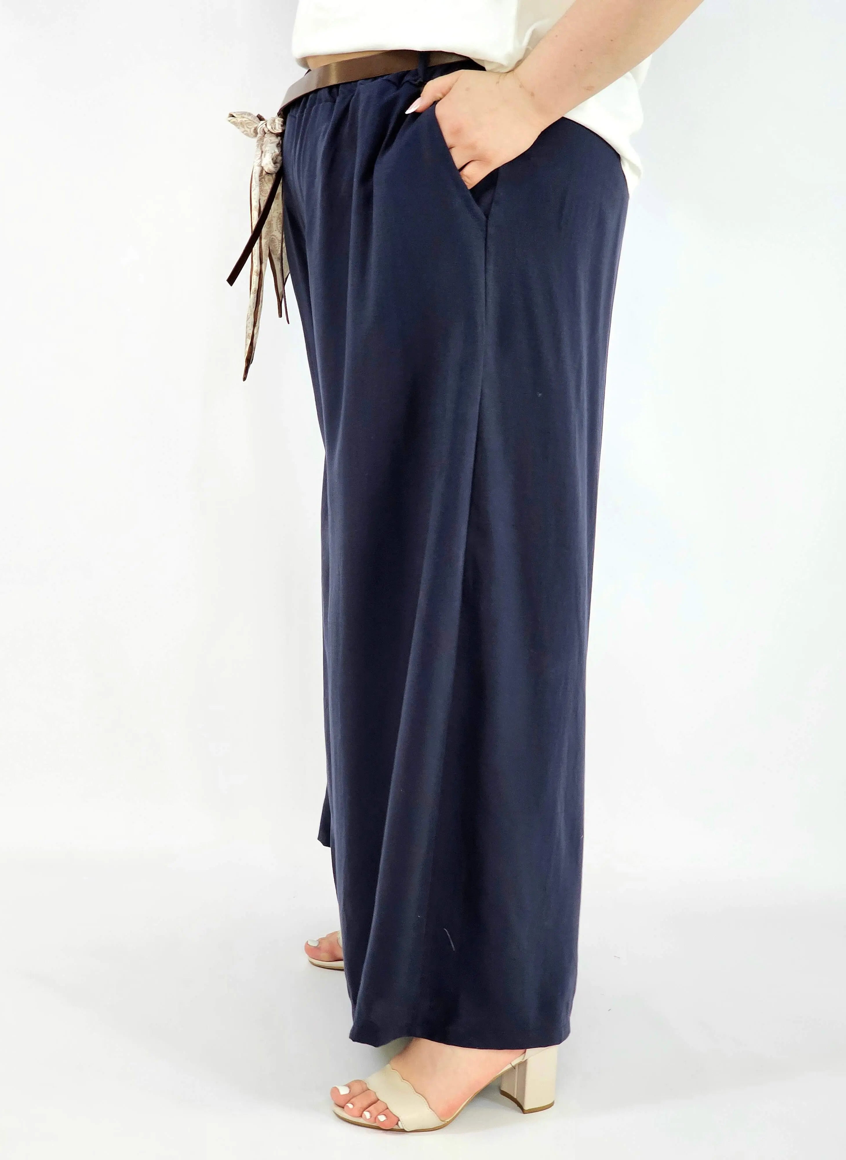 Spodnie plus size szerokie z gumką w pasie i wiązaniem XXL Stylowa XL
