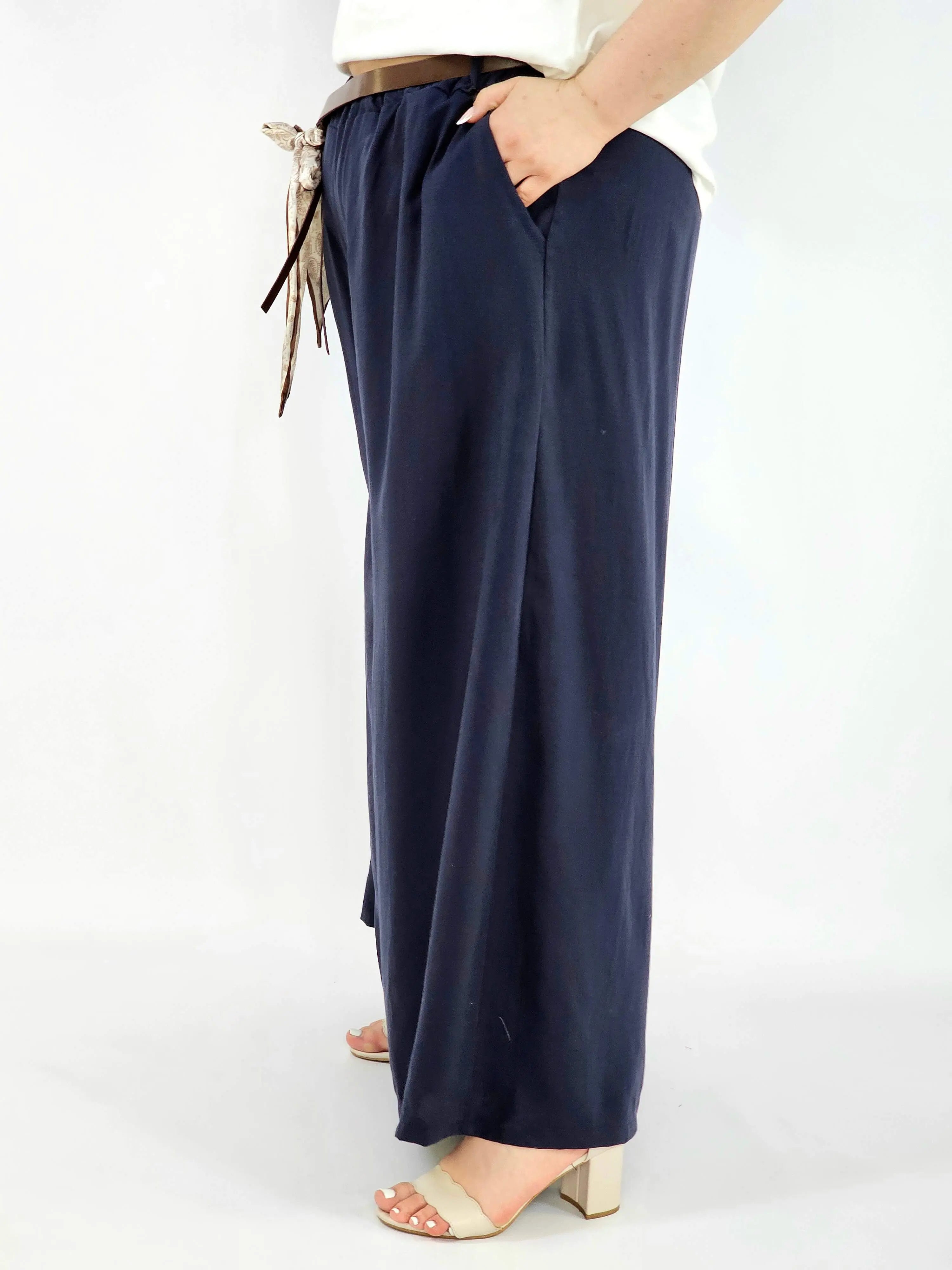 Spodnie plus size szerokie z gumką w pasie i wiązaniem XXL Stylowa XL