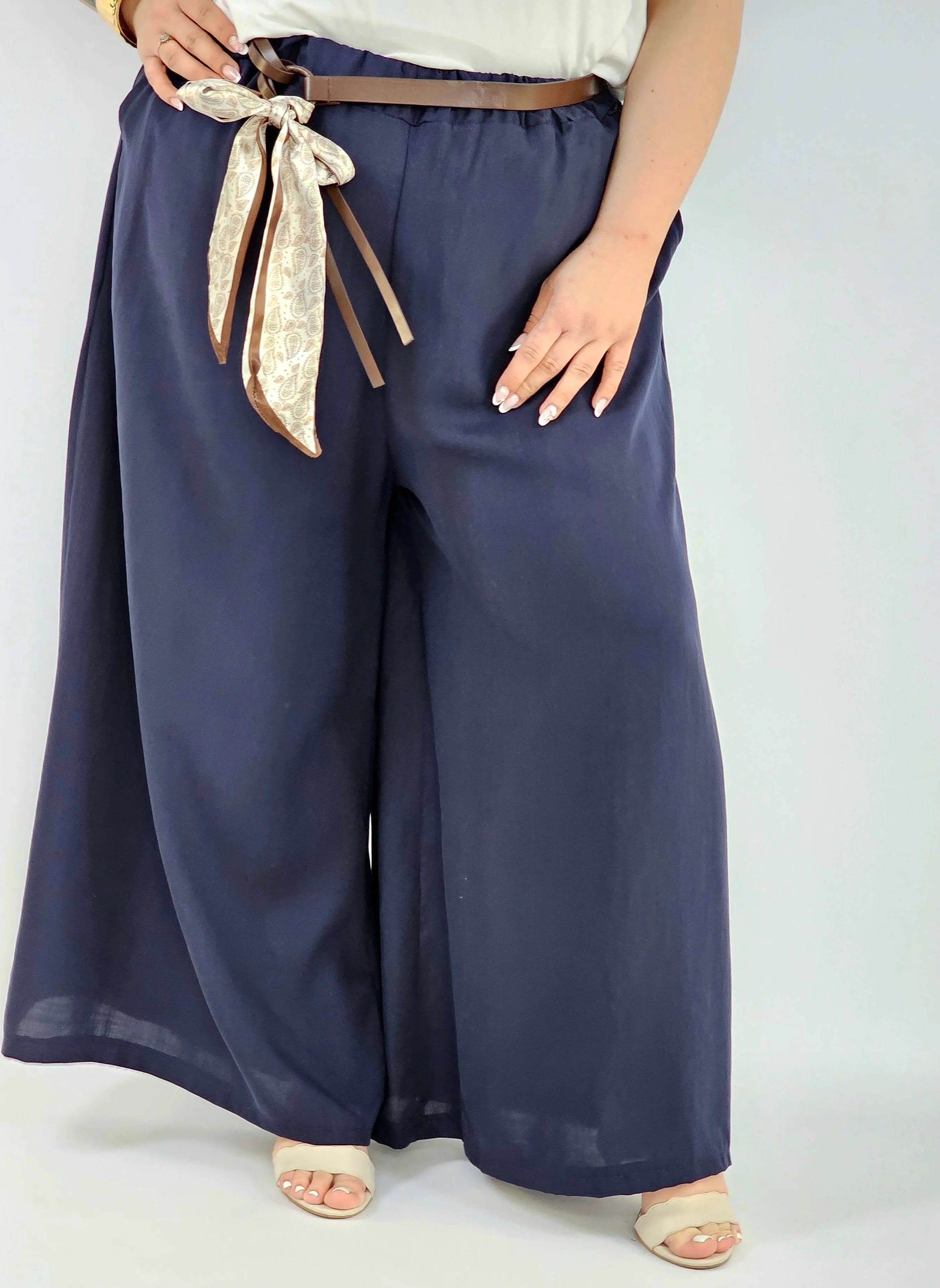 Spodnie plus size szerokie z gumką w pasie i wiązaniem XXL Stylowa XL