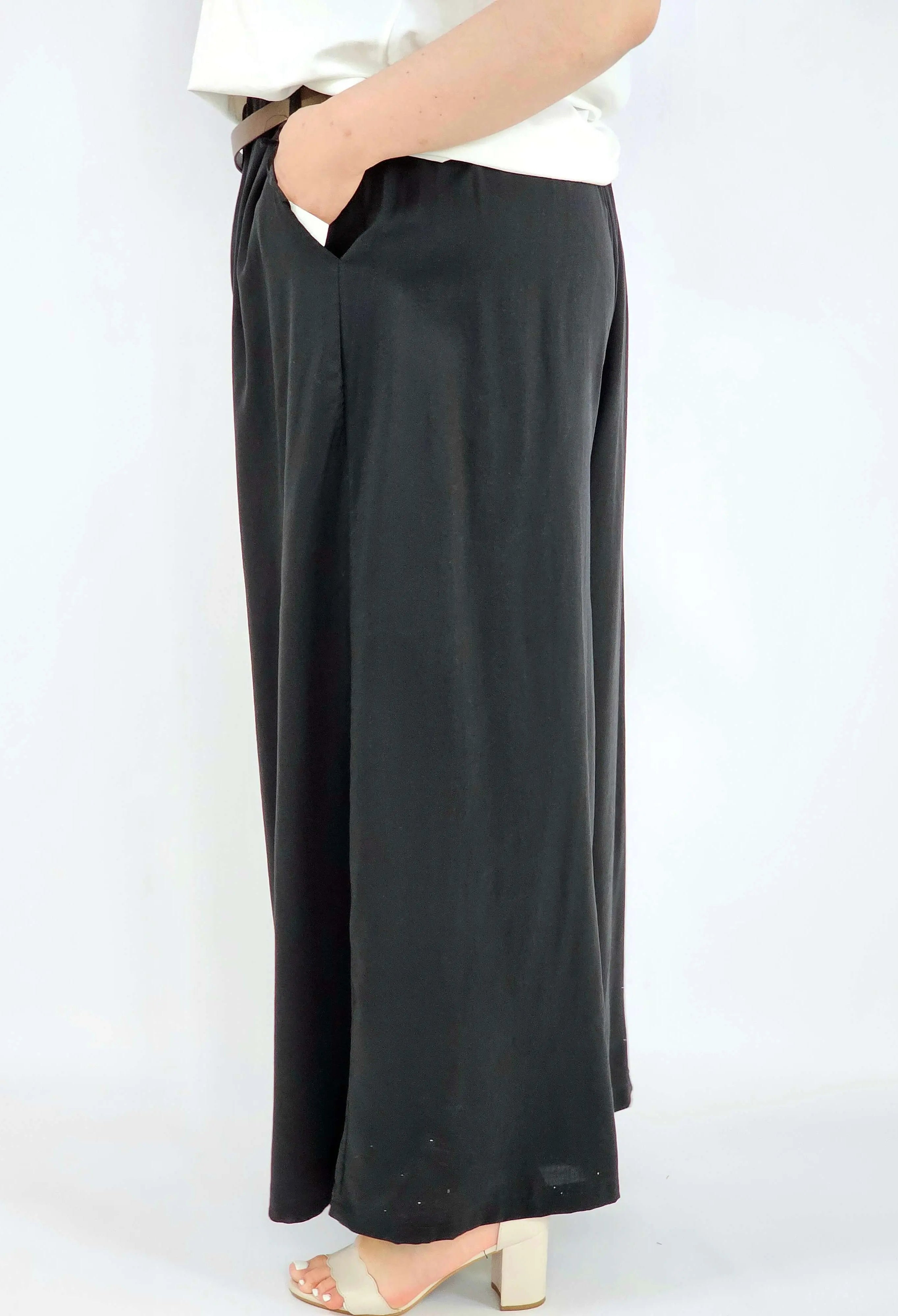 Spodnie plus size szerokie z gumką w pasie i wiązaniem XXL Stylowa XL