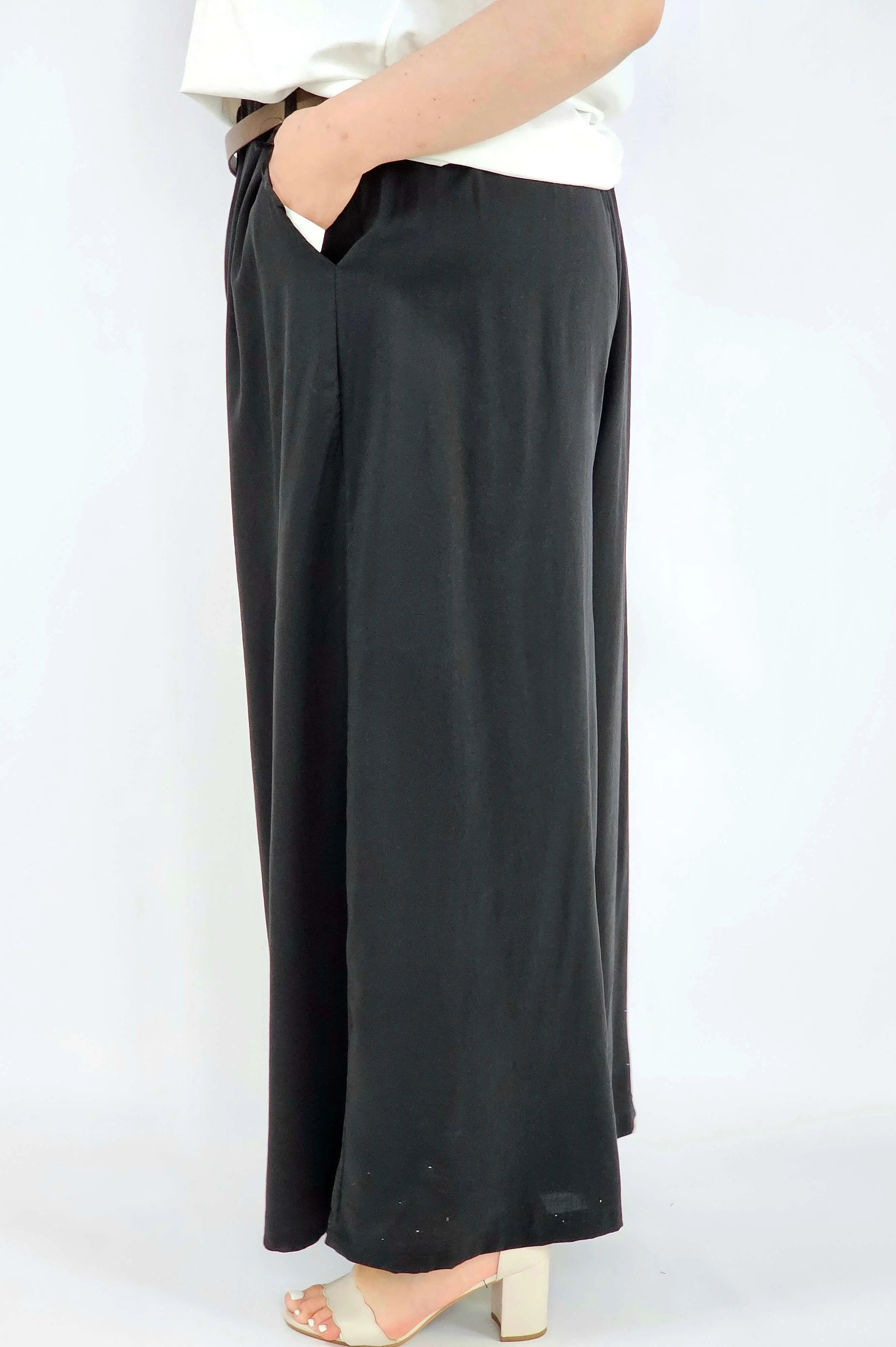 Spodnie plus size szerokie z gumką w pasie i wiązaniem XXL Stylowa XL