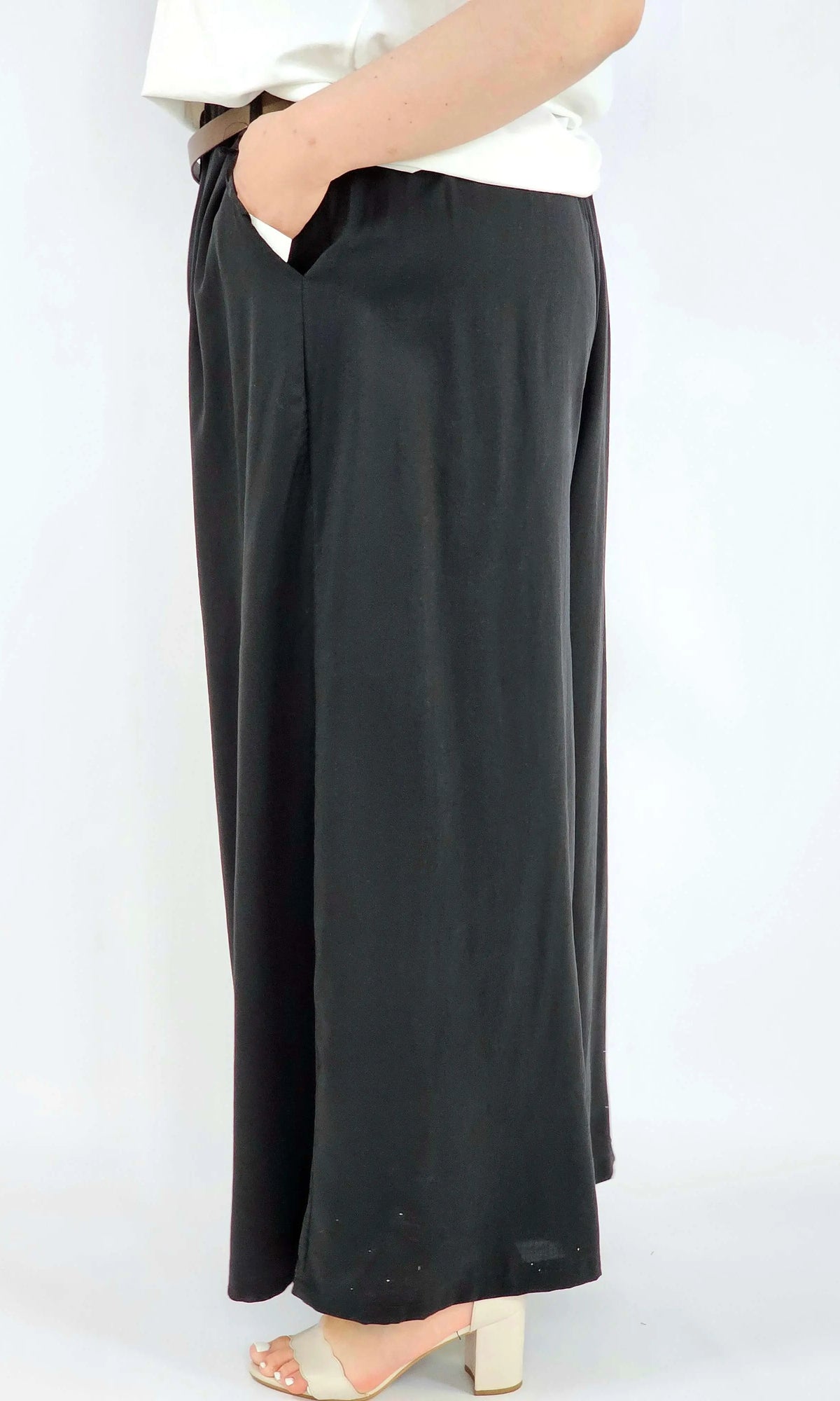 Spodnie plus size szerokie z gumką w pasie i wiązaniem XXL Stylowa XL