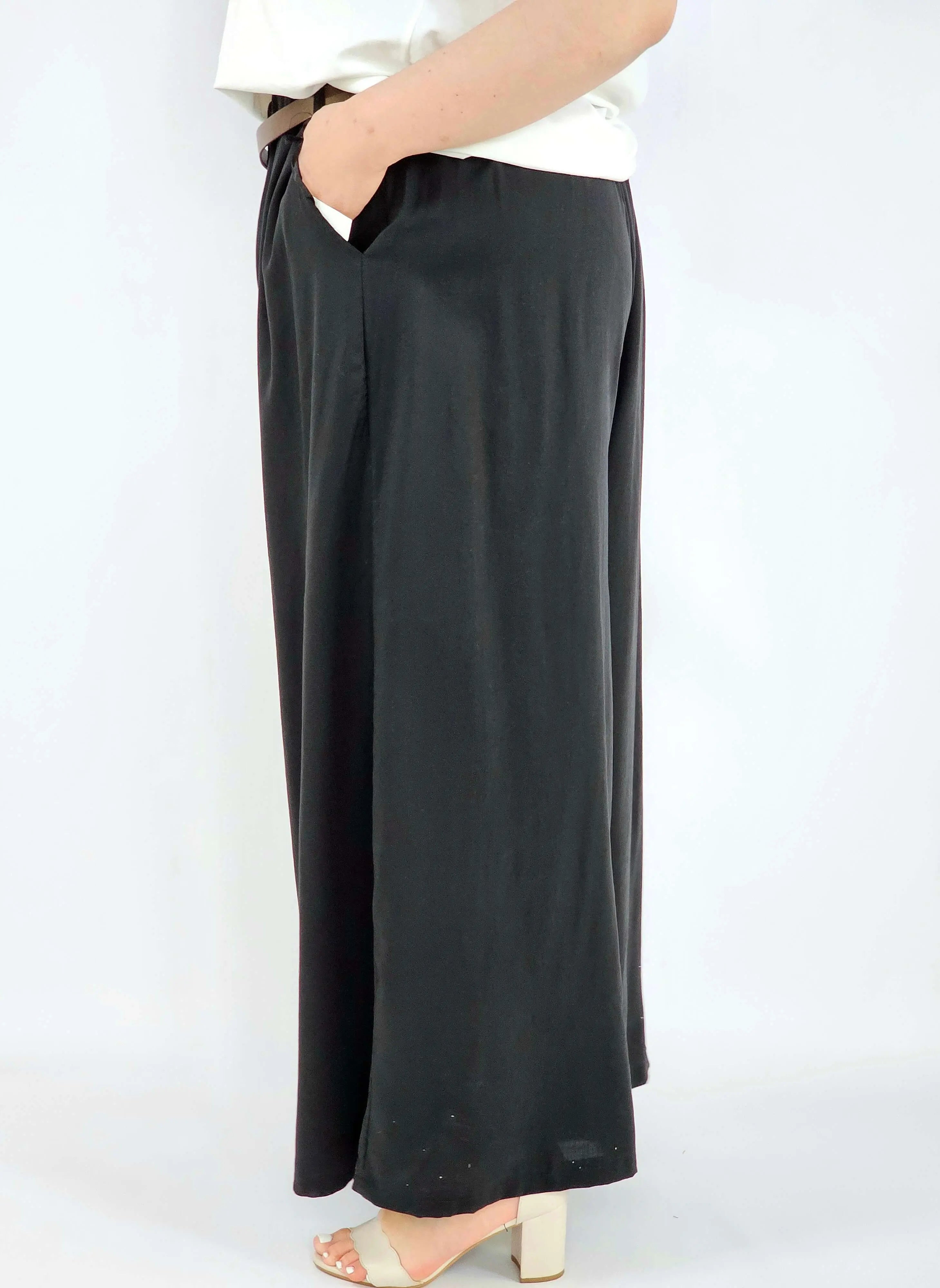 Spodnie plus size szerokie z gumką w pasie i wiązaniem XXL Stylowa XL