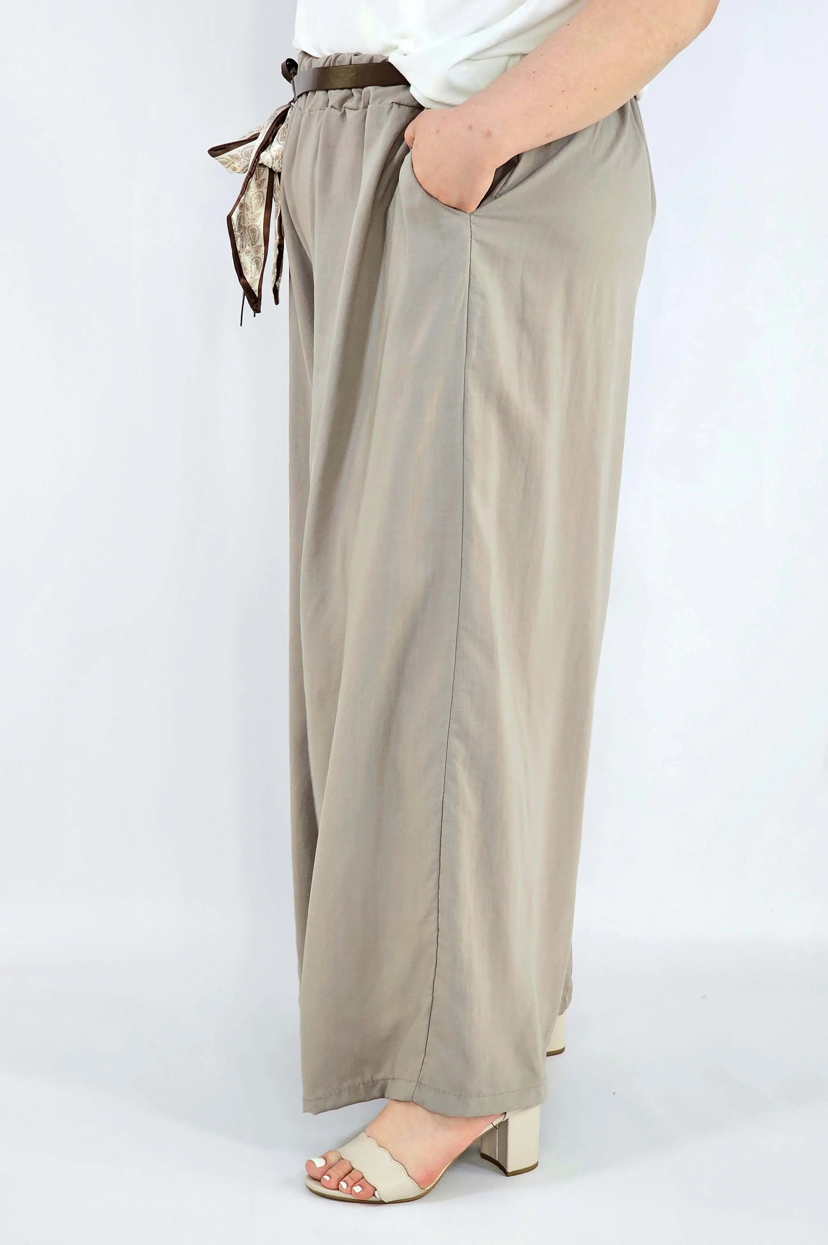 Spodnie plus size szerokie z gumką w pasie i wiązaniem XXL Stylowa XL