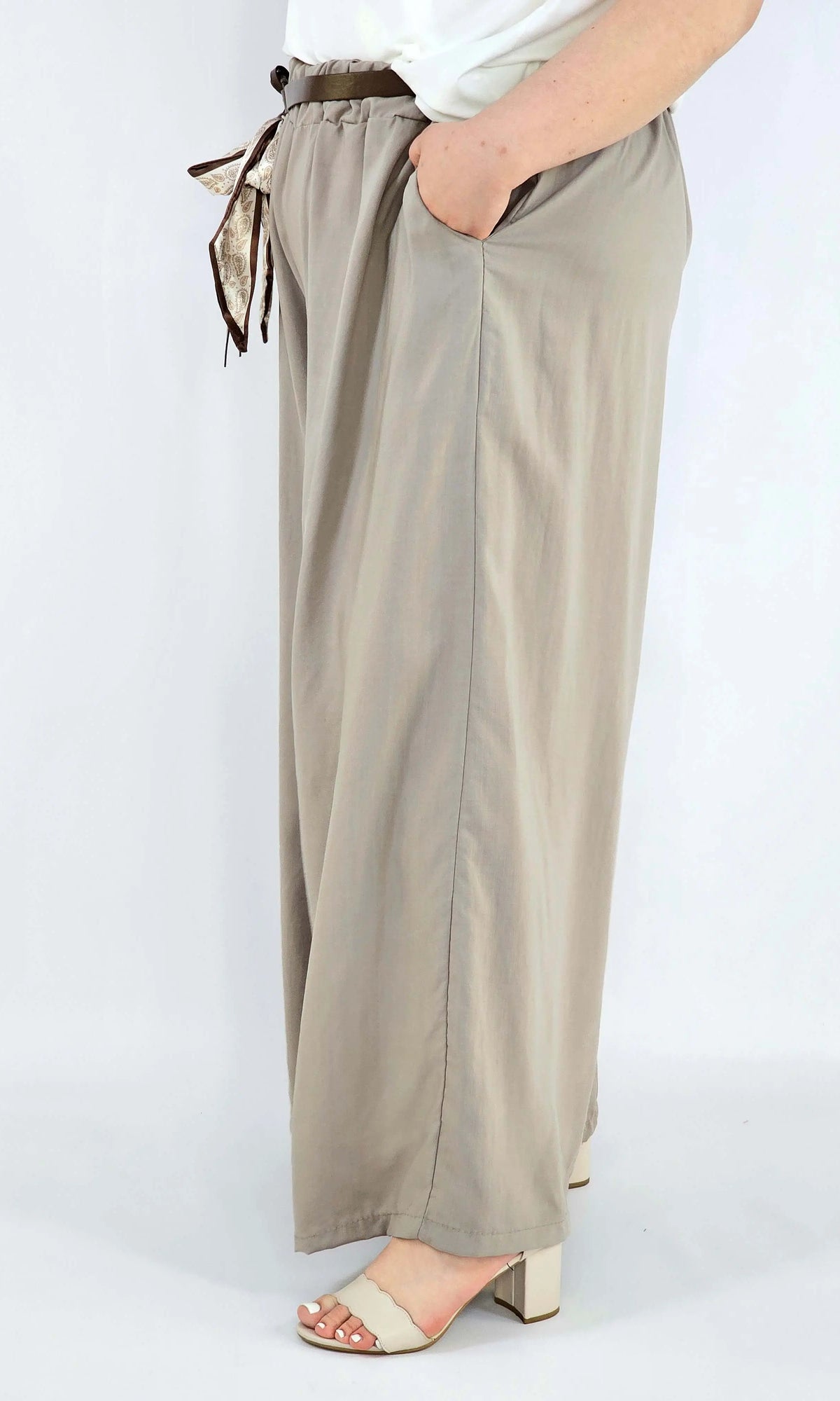 Spodnie plus size szerokie z gumką w pasie i wiązaniem XXL Stylowa XL