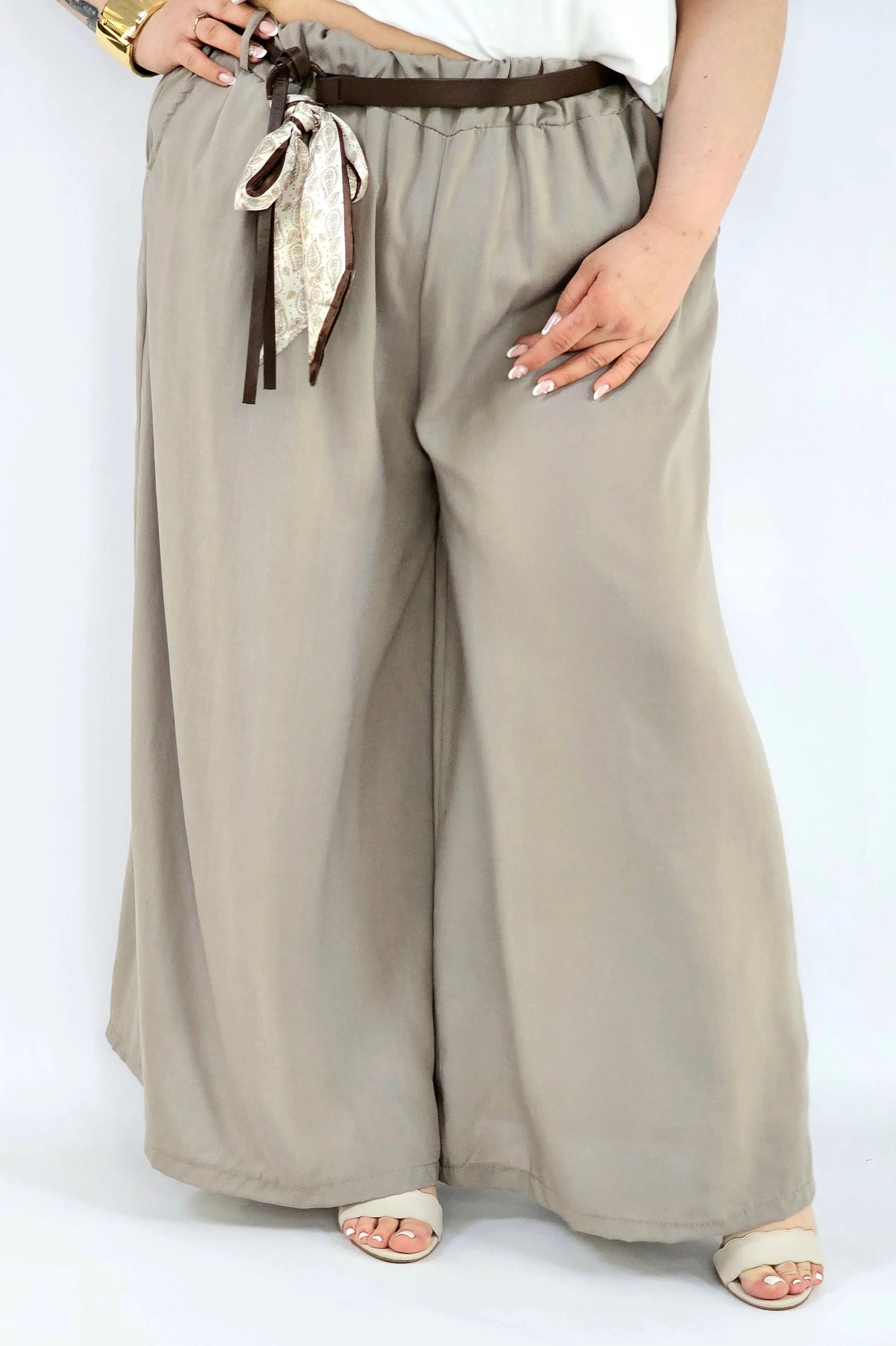 Spodnie plus size szerokie z gumką w pasie i wiązaniem XXL Stylowa XL