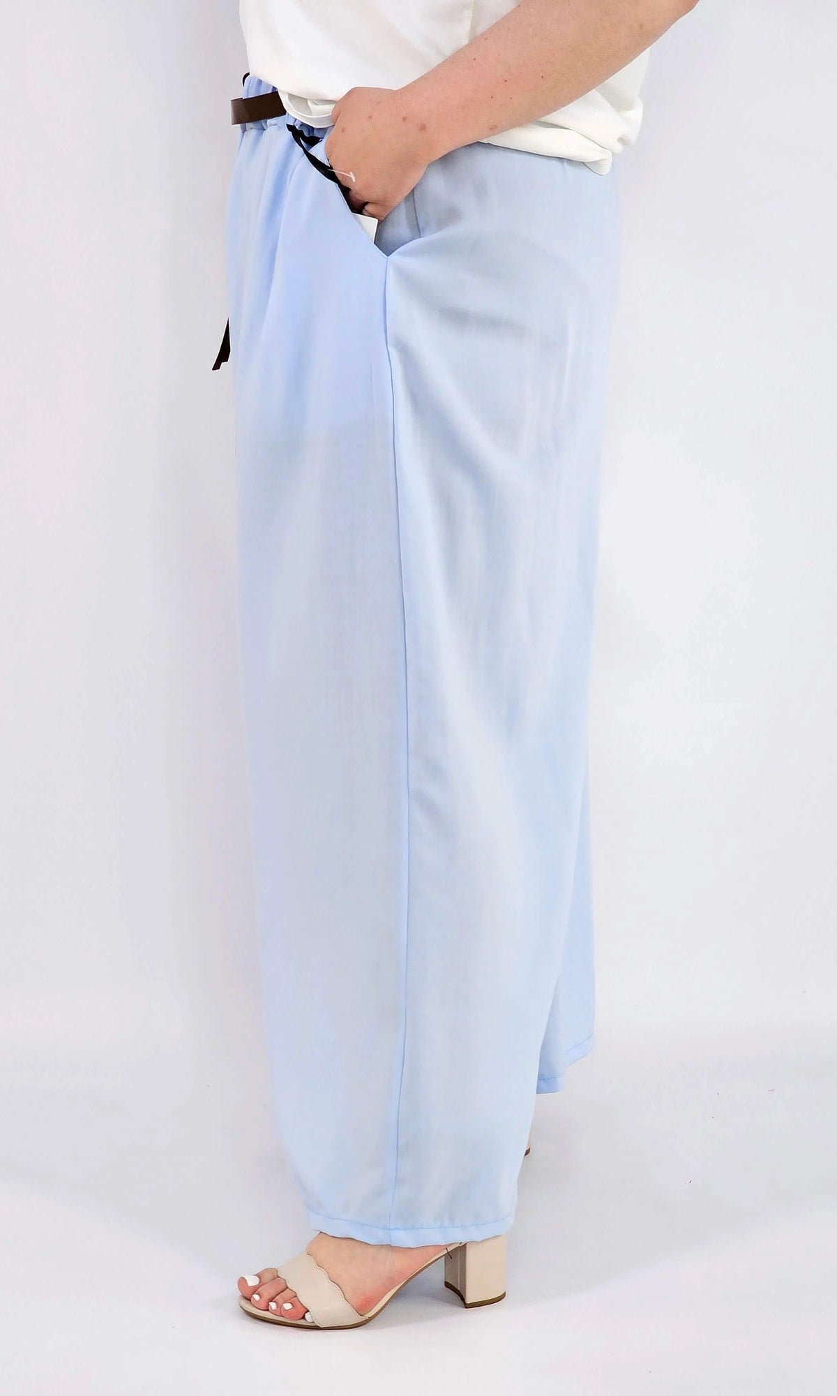 Spodnie plus size szerokie z gumką w pasie i wiązaniem XXL Stylowa XL