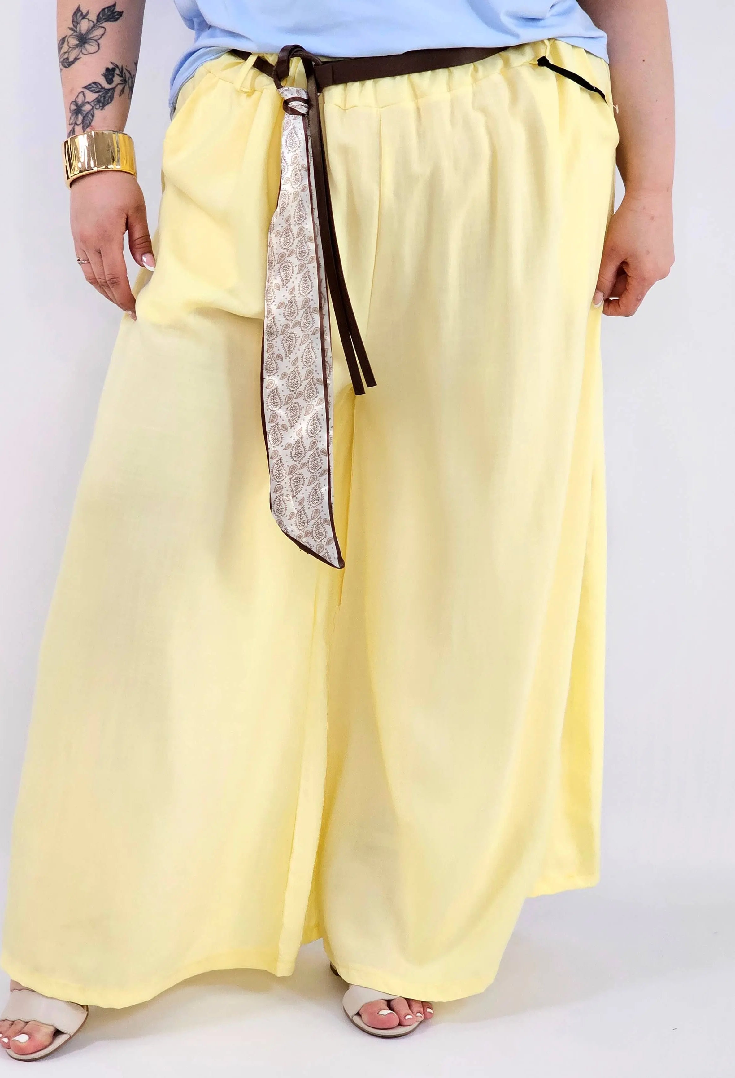 Spodnie plus size szerokie z gumką w pasie i wiązaniem XXL Stylowa XL