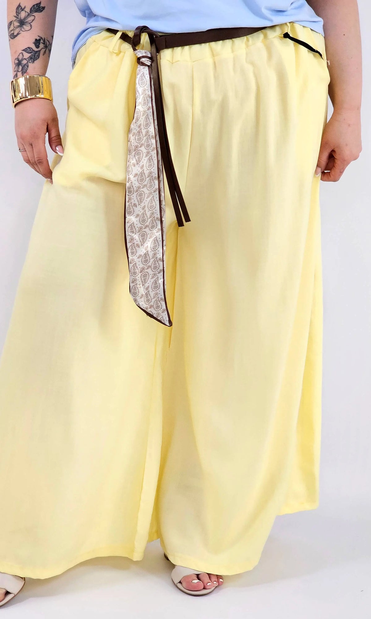 Spodnie plus size szerokie z gumką w pasie i wiązaniem XXL Stylowa XL