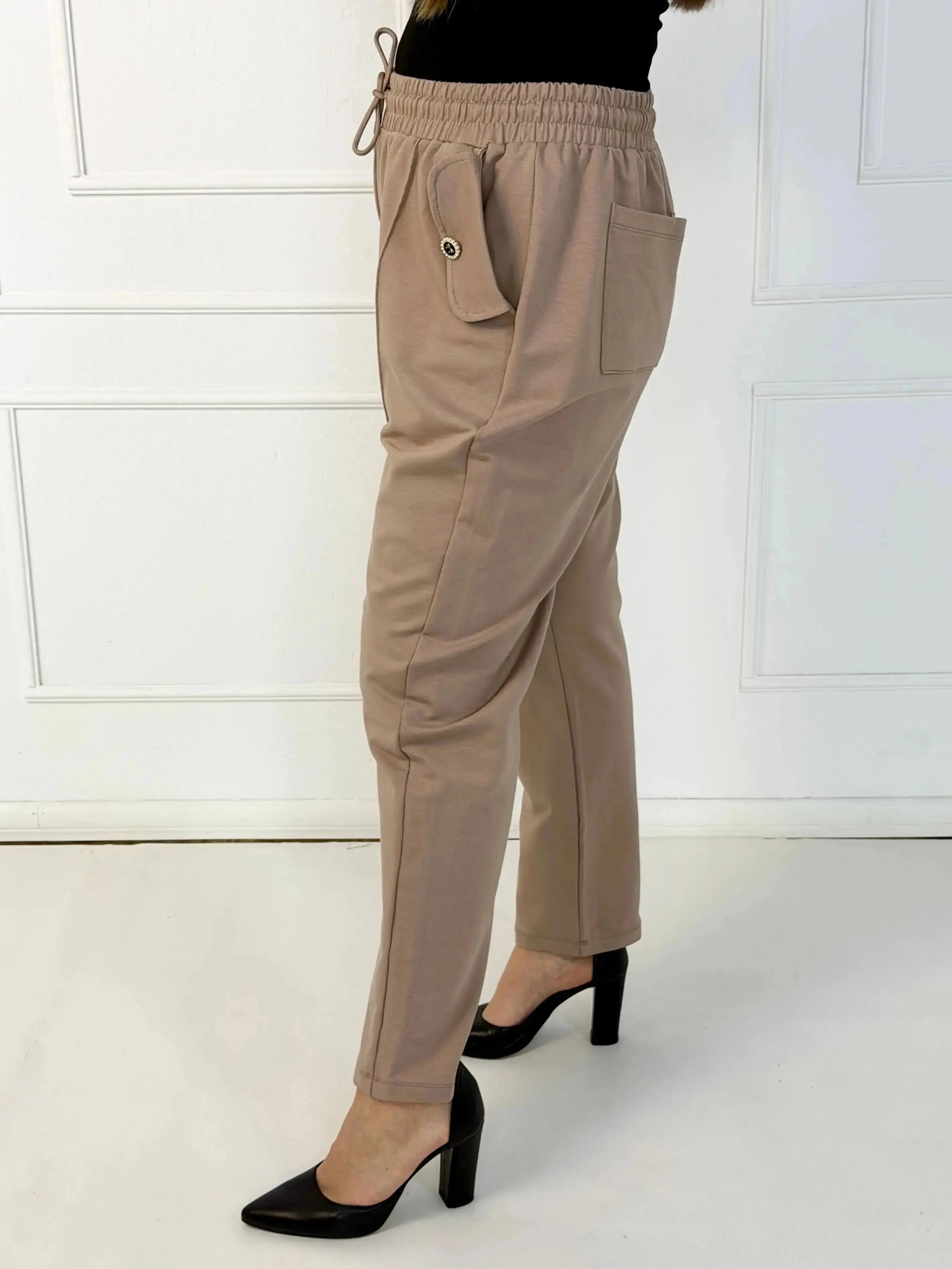 Spodnie plus size z gumką i troczkiem – wygodne spodnie damskie XXL Stylowa XL