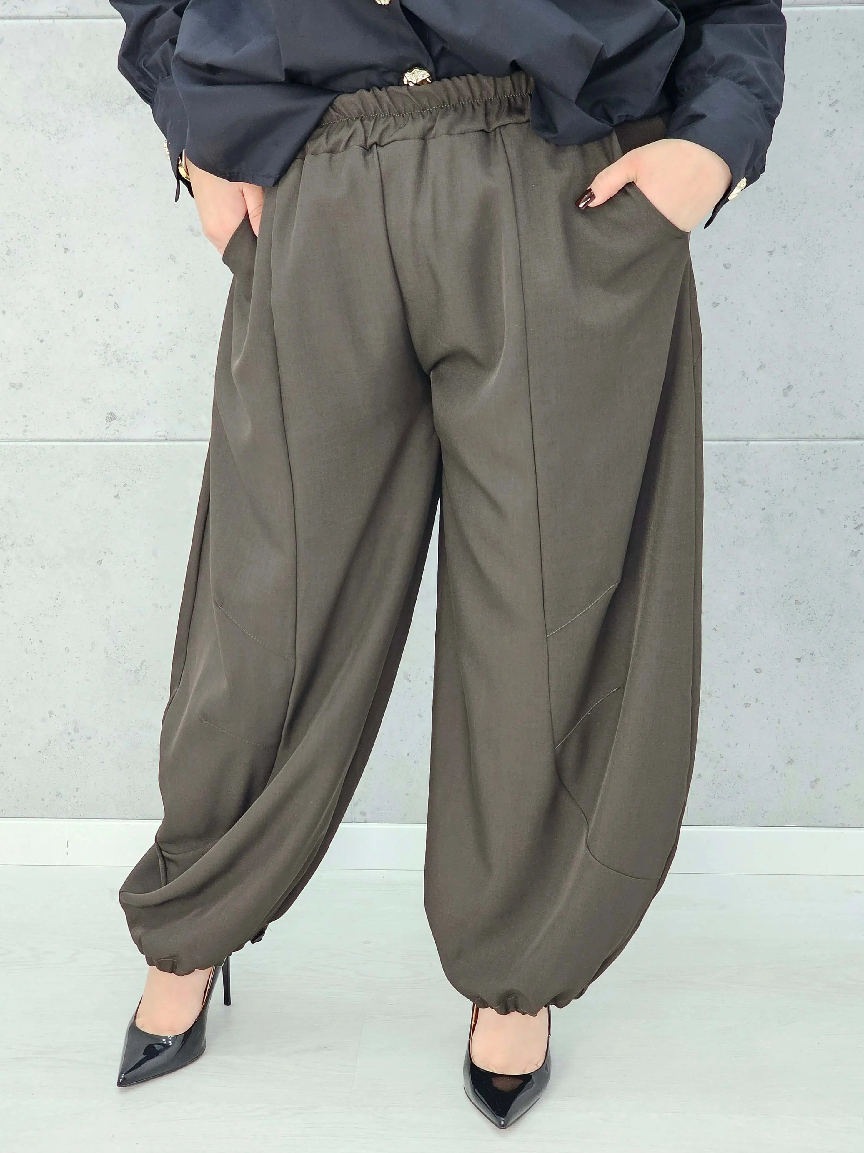 eleganckie spodnie XXL plus size z gumką w pasie przodem