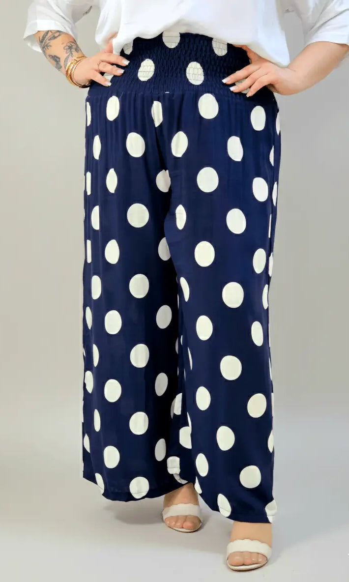 Spodnie plus size z szeroką nogawką i elastycznym pasem Stylowa XL