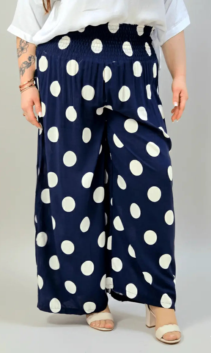 Spodnie plus size z szeroką nogawką i elastycznym pasem Stylowa XL