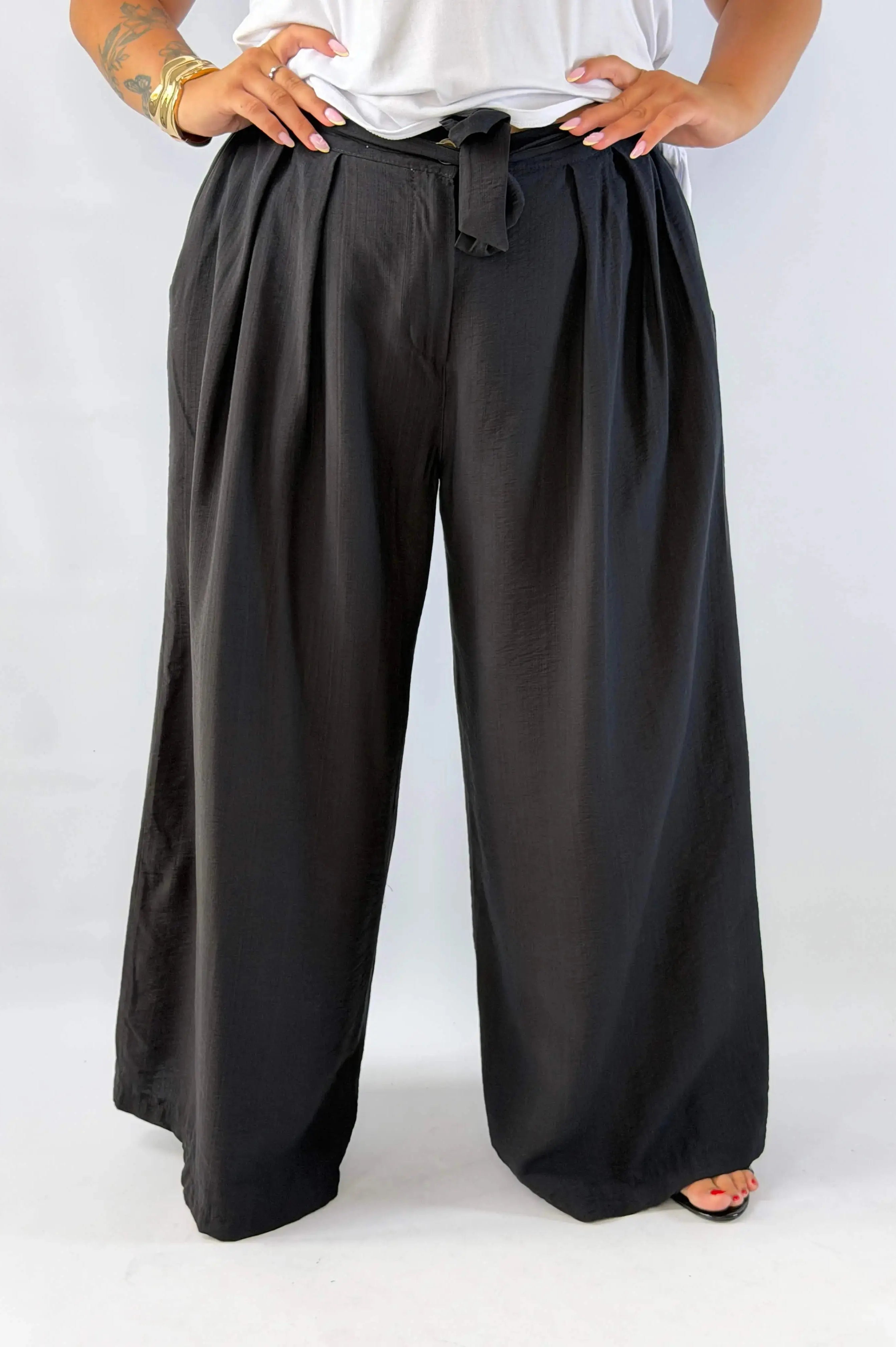 Spodnie szerokie Plus Size z zakładkami i wiązaniem Stylowa XL