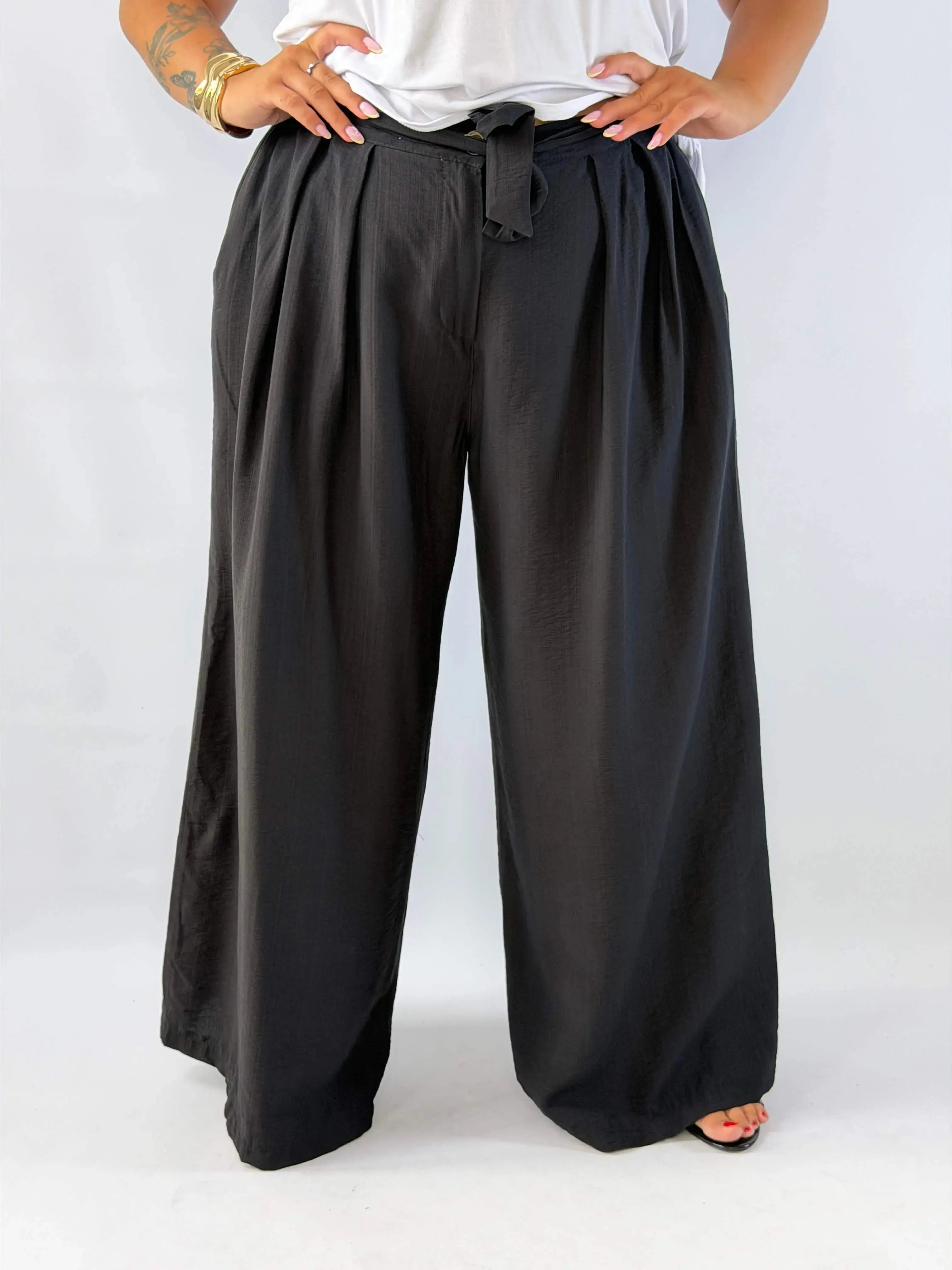 Spodnie szerokie Plus Size z zakładkami i wiązaniem Stylowa XL
