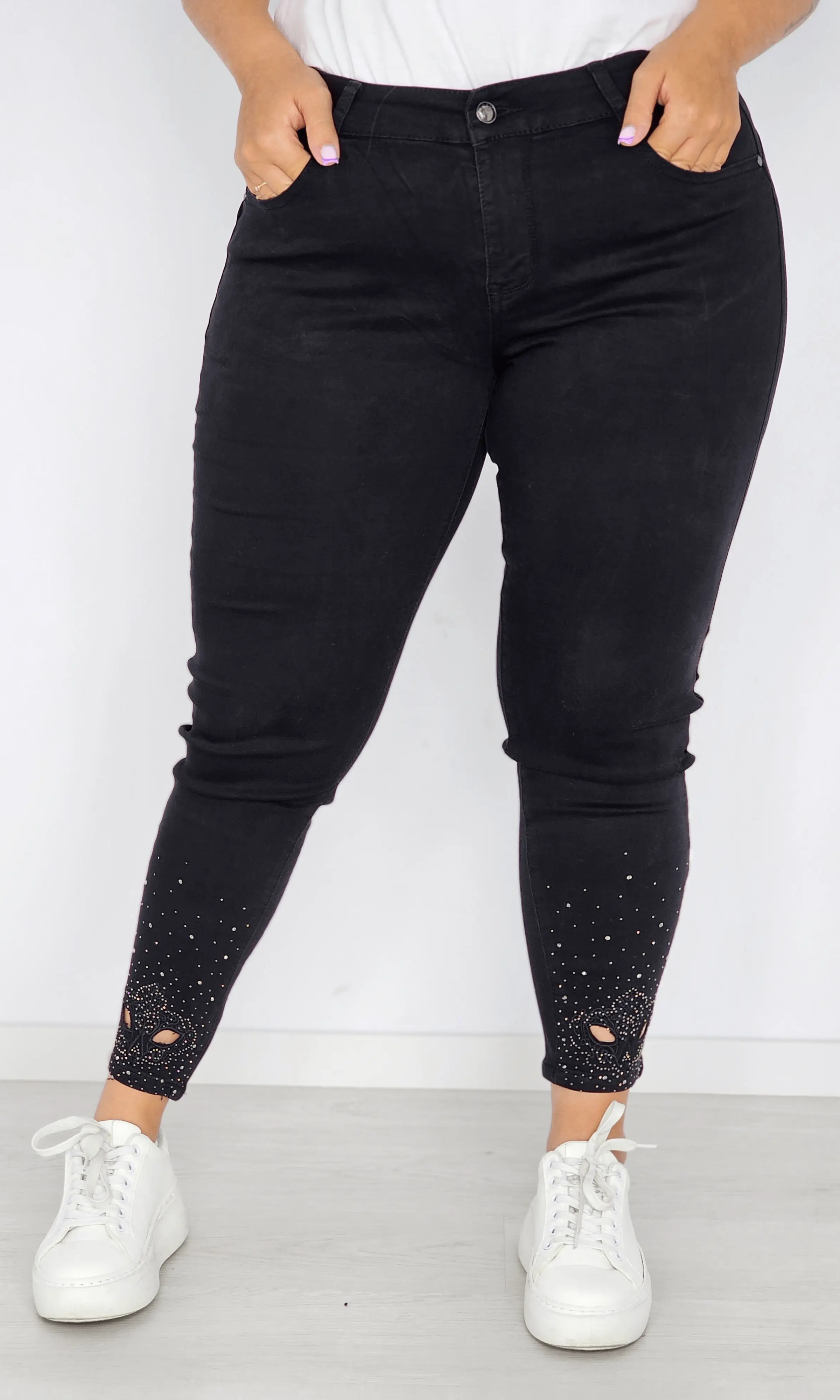 Spodnie z ażurową aplikacją Stylowa XL