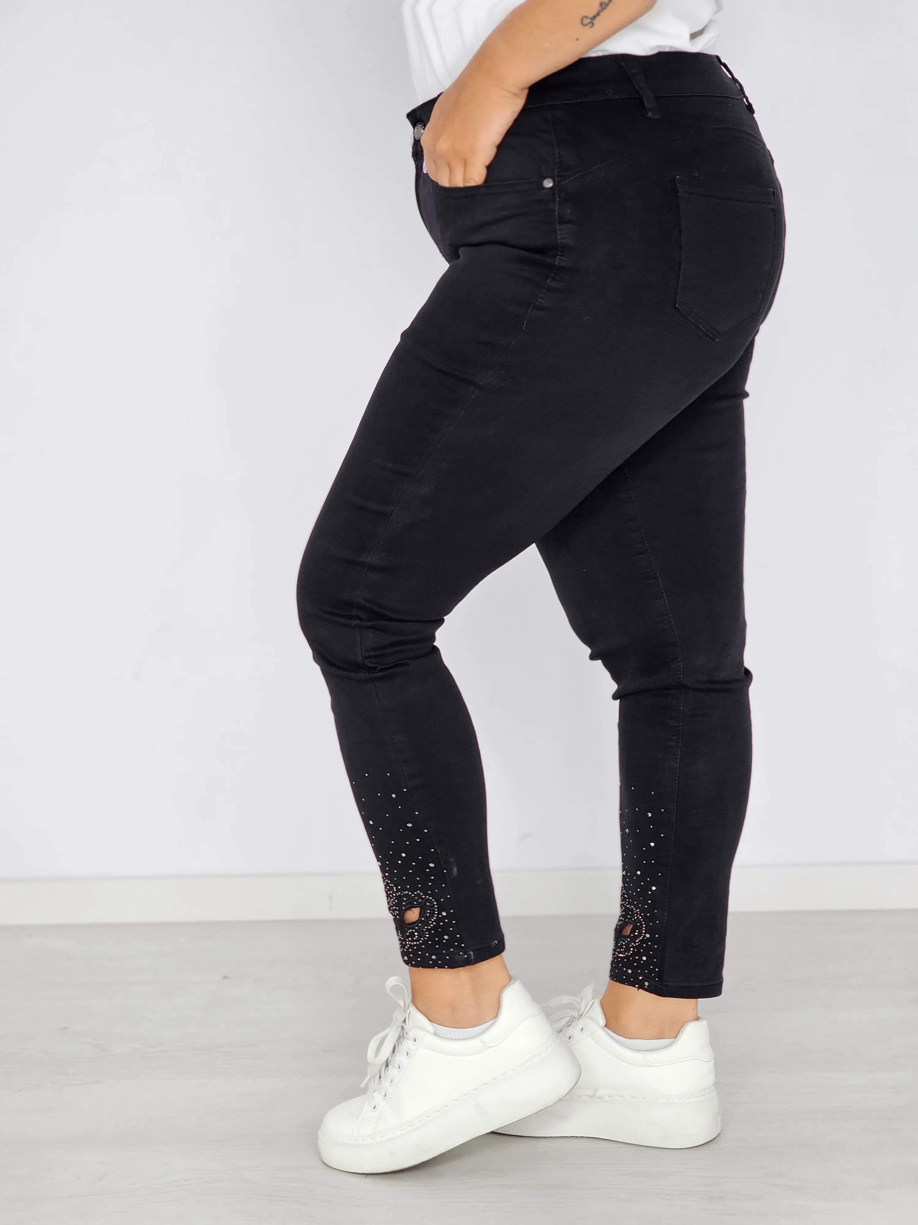 Spodnie z ażurową aplikacją Stylowa XL