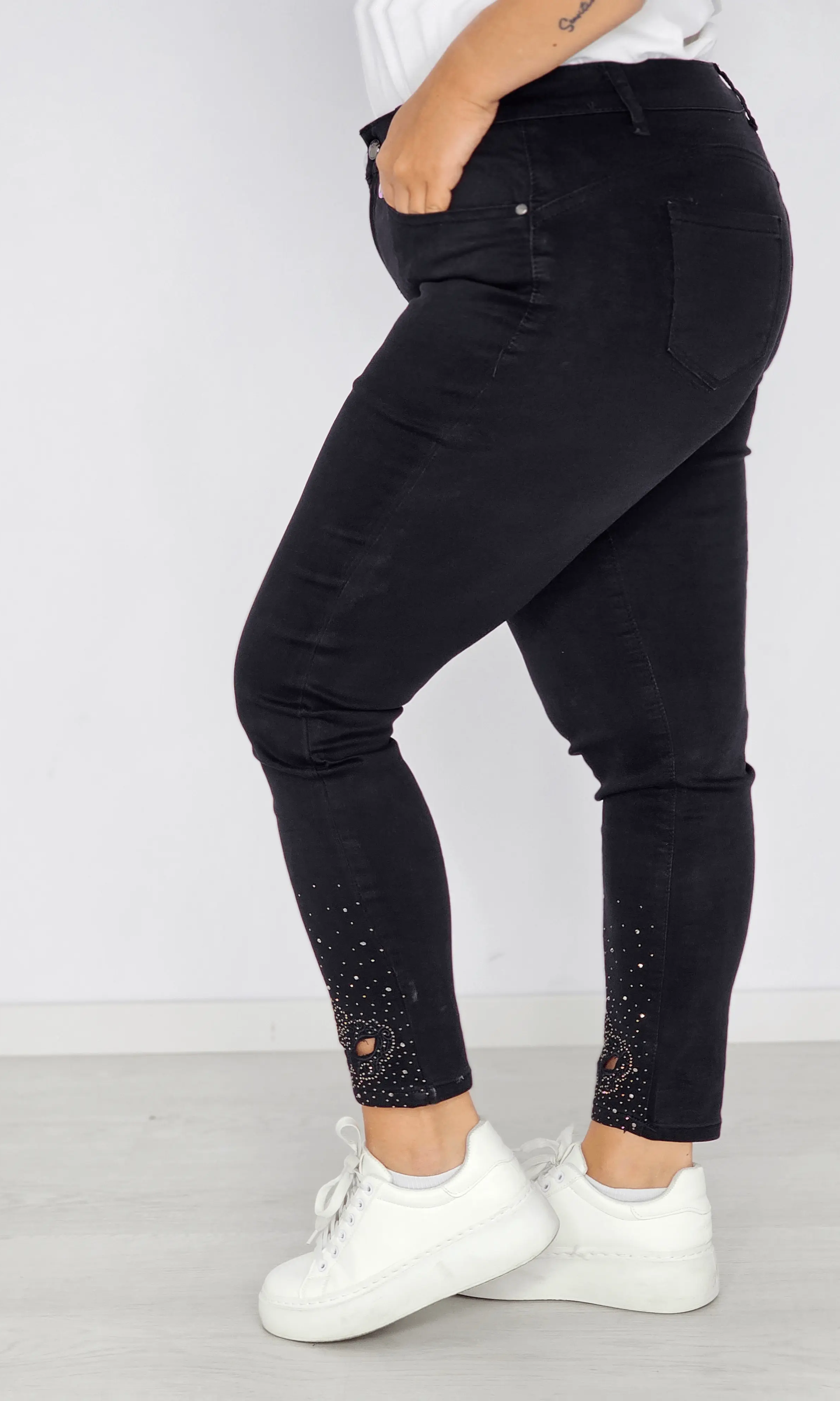 Spodnie z ażurową aplikacją Stylowa XL