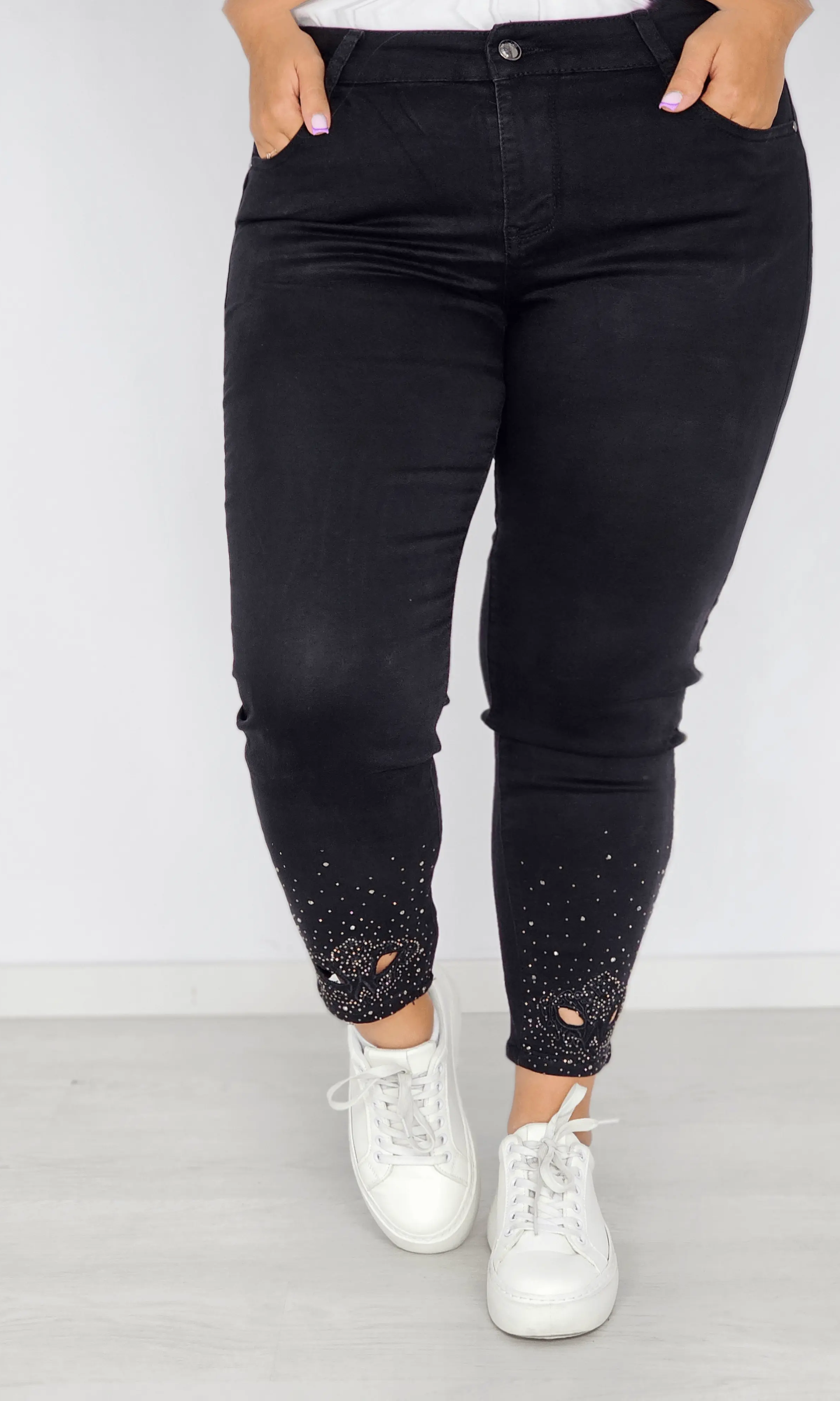 Spodnie z ażurową aplikacją Stylowa XL