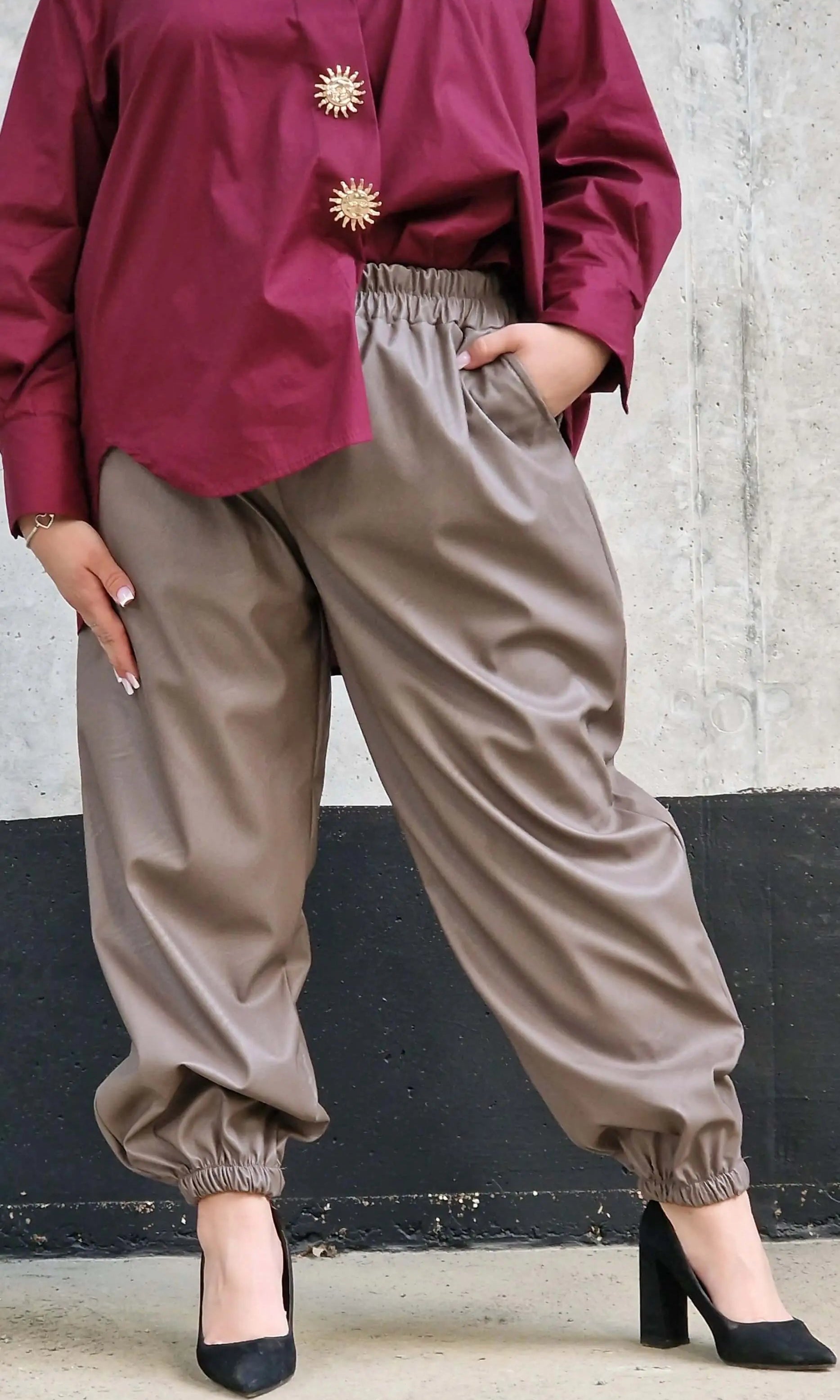 Spodnie z eko-skóry z gumką Stylowa XL