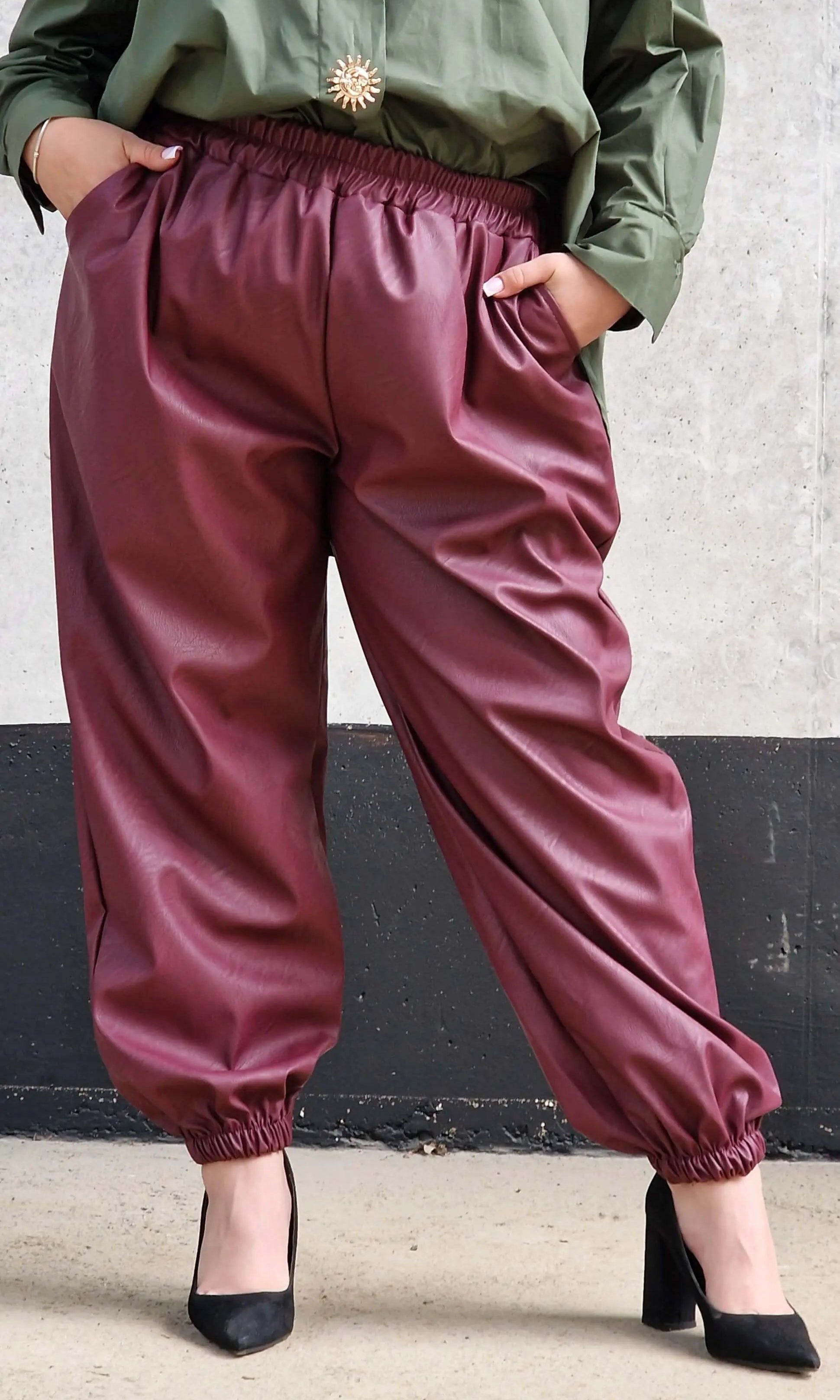 Spodnie z eko-skóry z gumką Stylowa XL