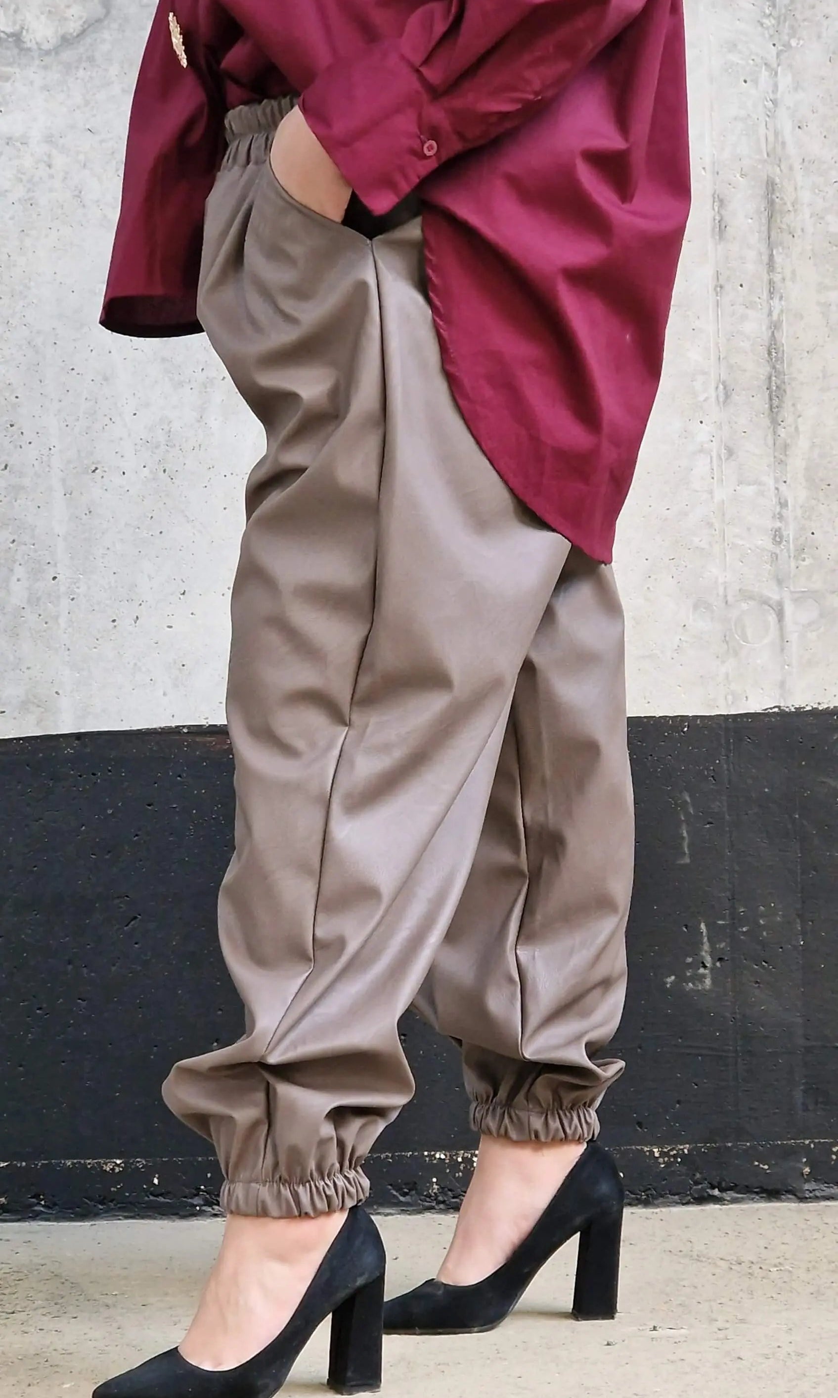 Spodnie z eko-skóry z gumką Stylowa XL