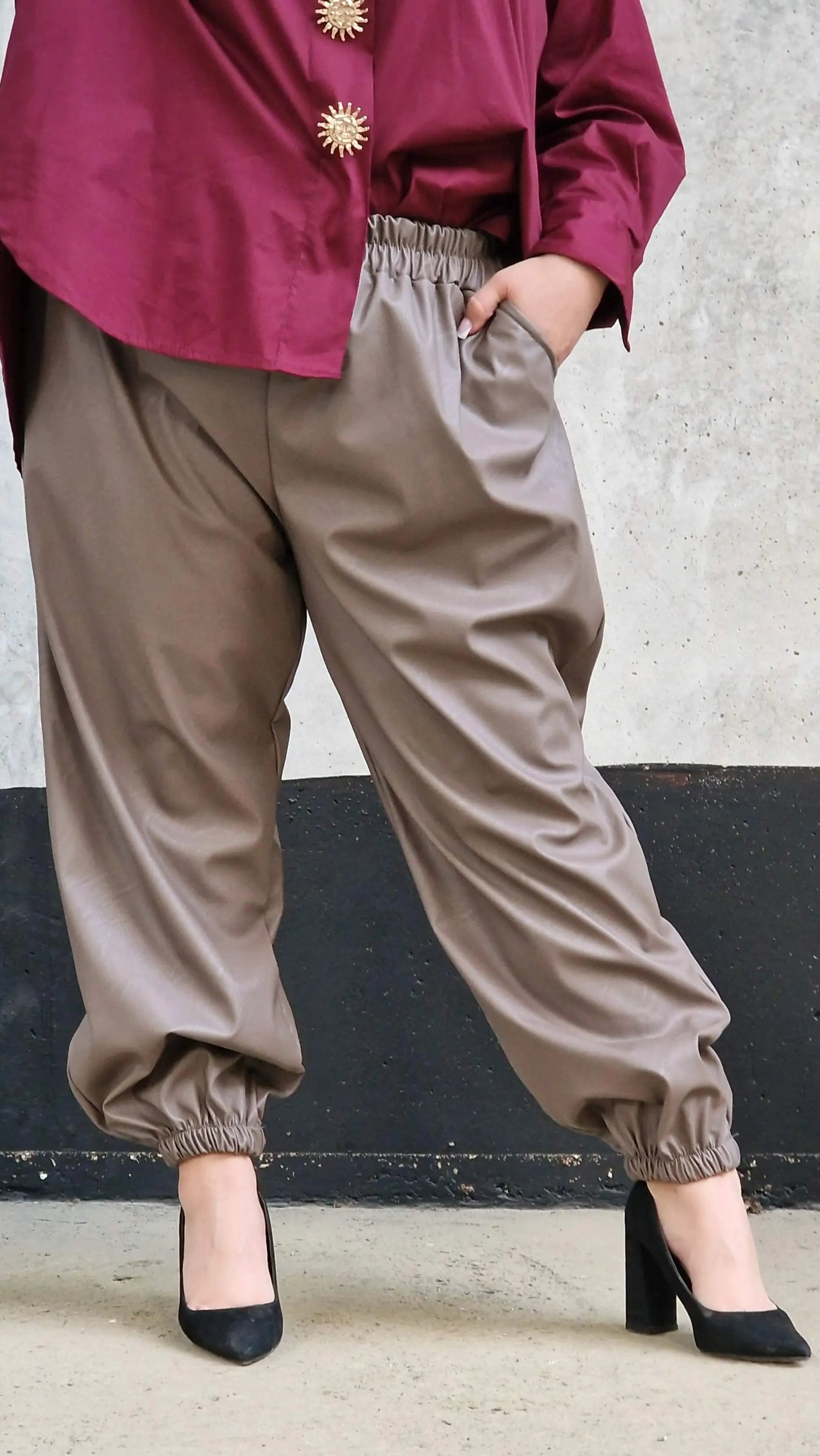 Spodnie z eko-skóry z gumką Stylowa XL