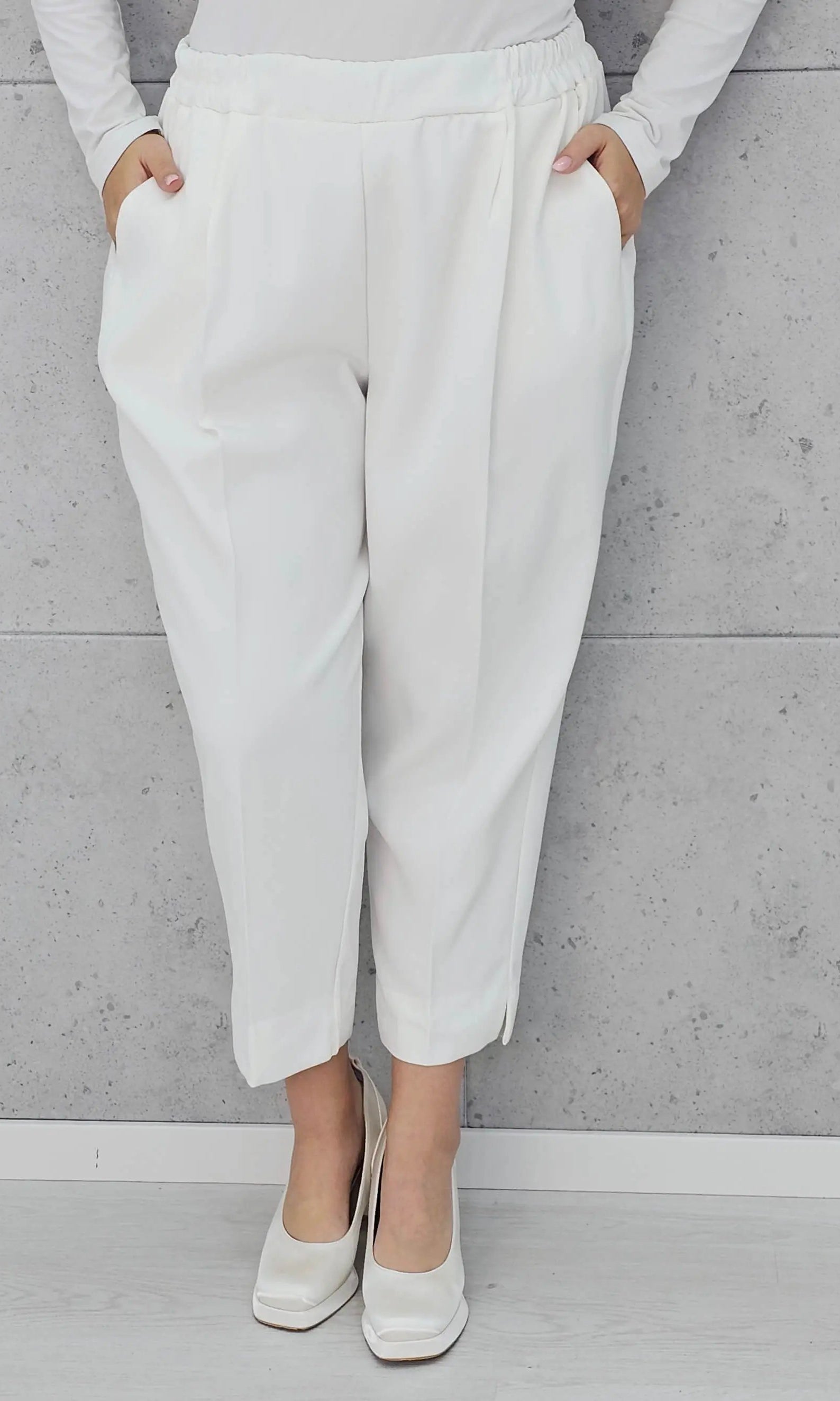 Spodnie z kantem i gumką w pasie Stylowa XL