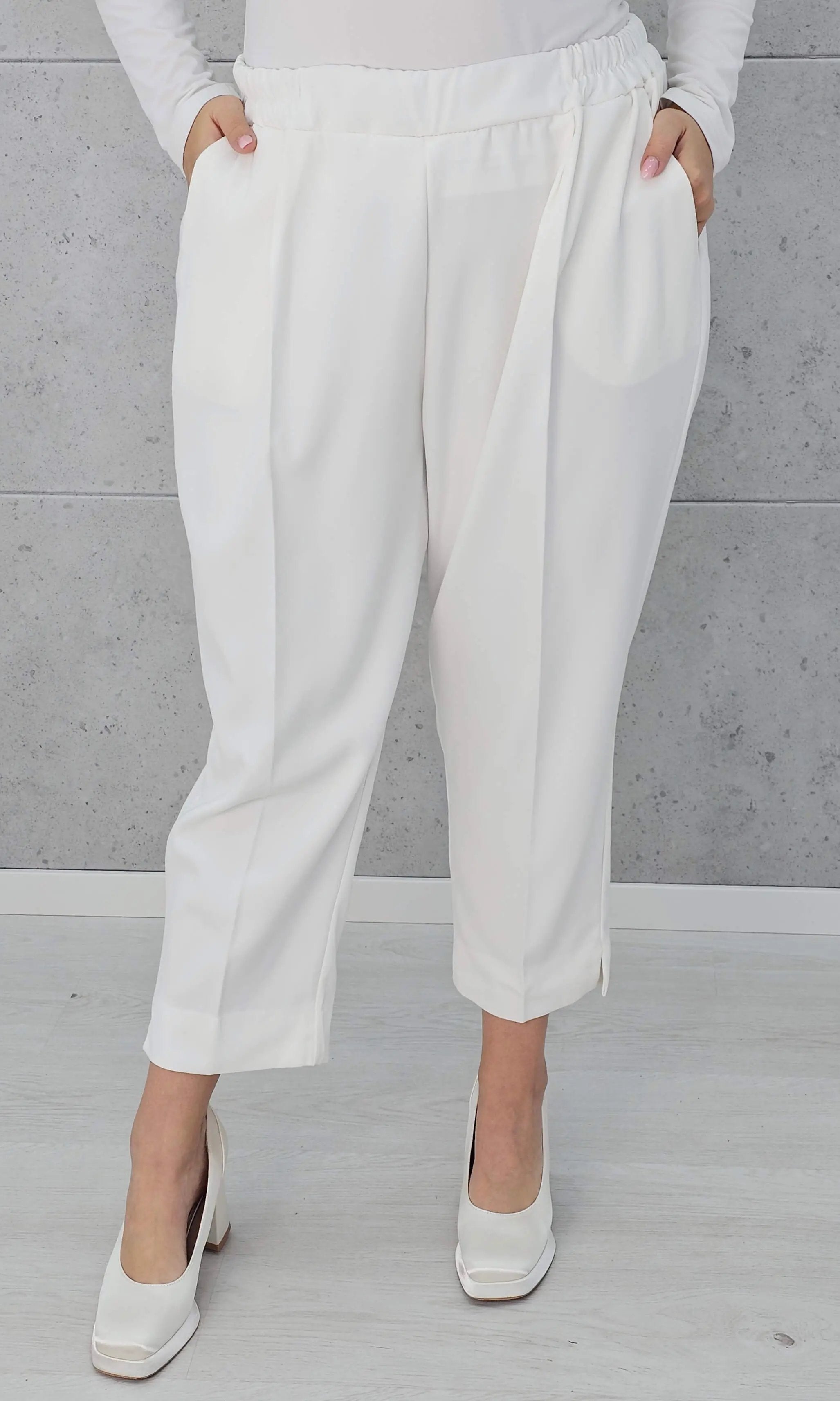 Spodnie z kantem i gumką w pasie Stylowa XL