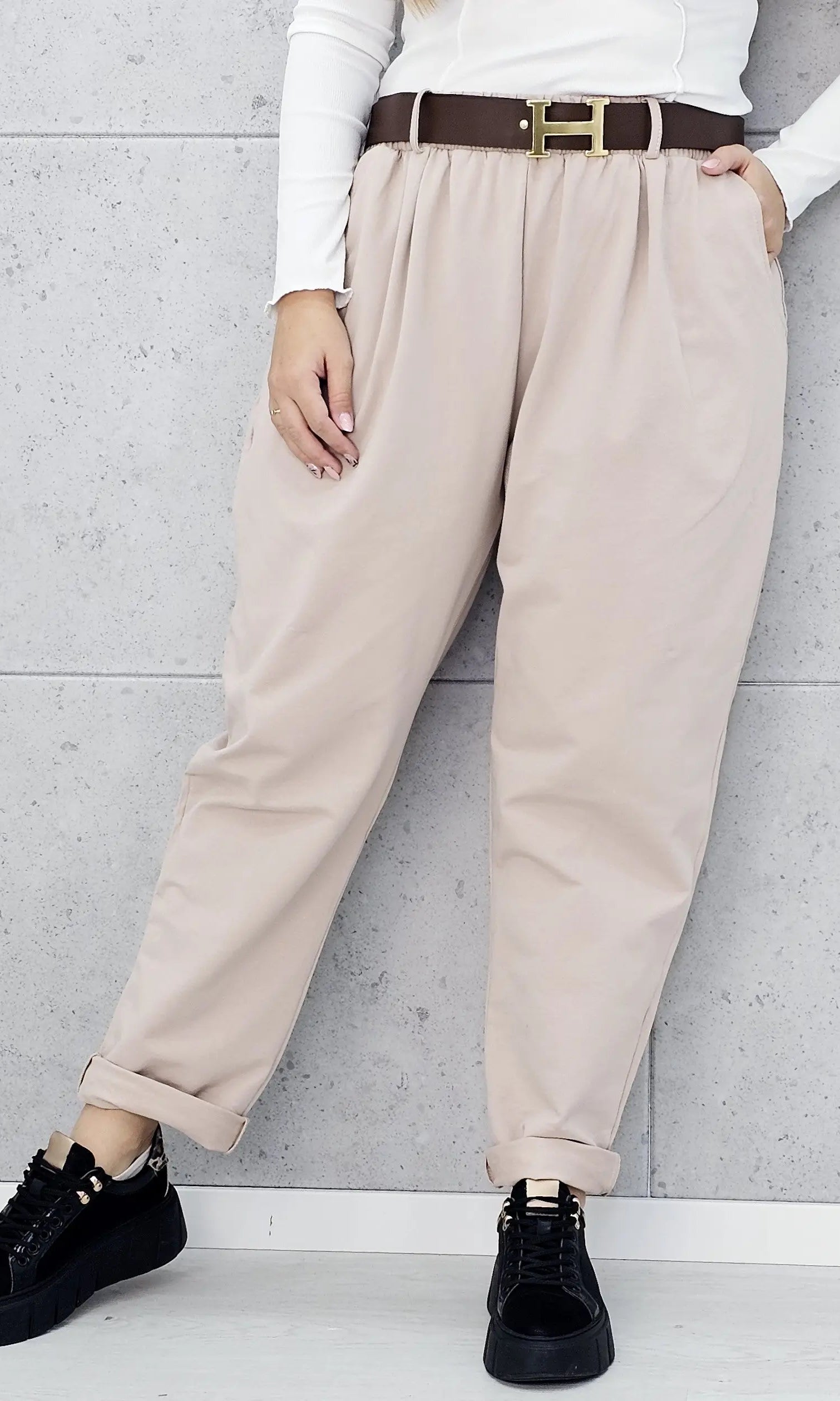 Spodnie z kieszeniami – wygodna i stylowa odzież XXL Stylowa XL