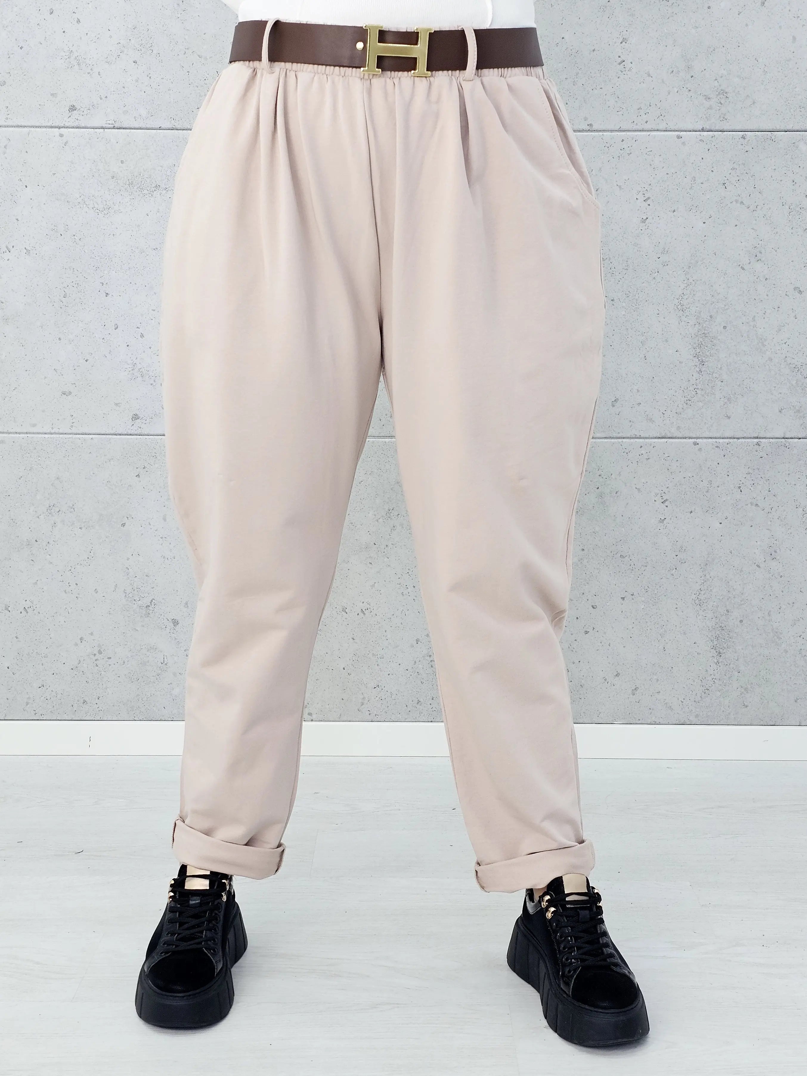 Spodnie z kieszeniami – wygodna i stylowa odzież XXL Stylowa XL