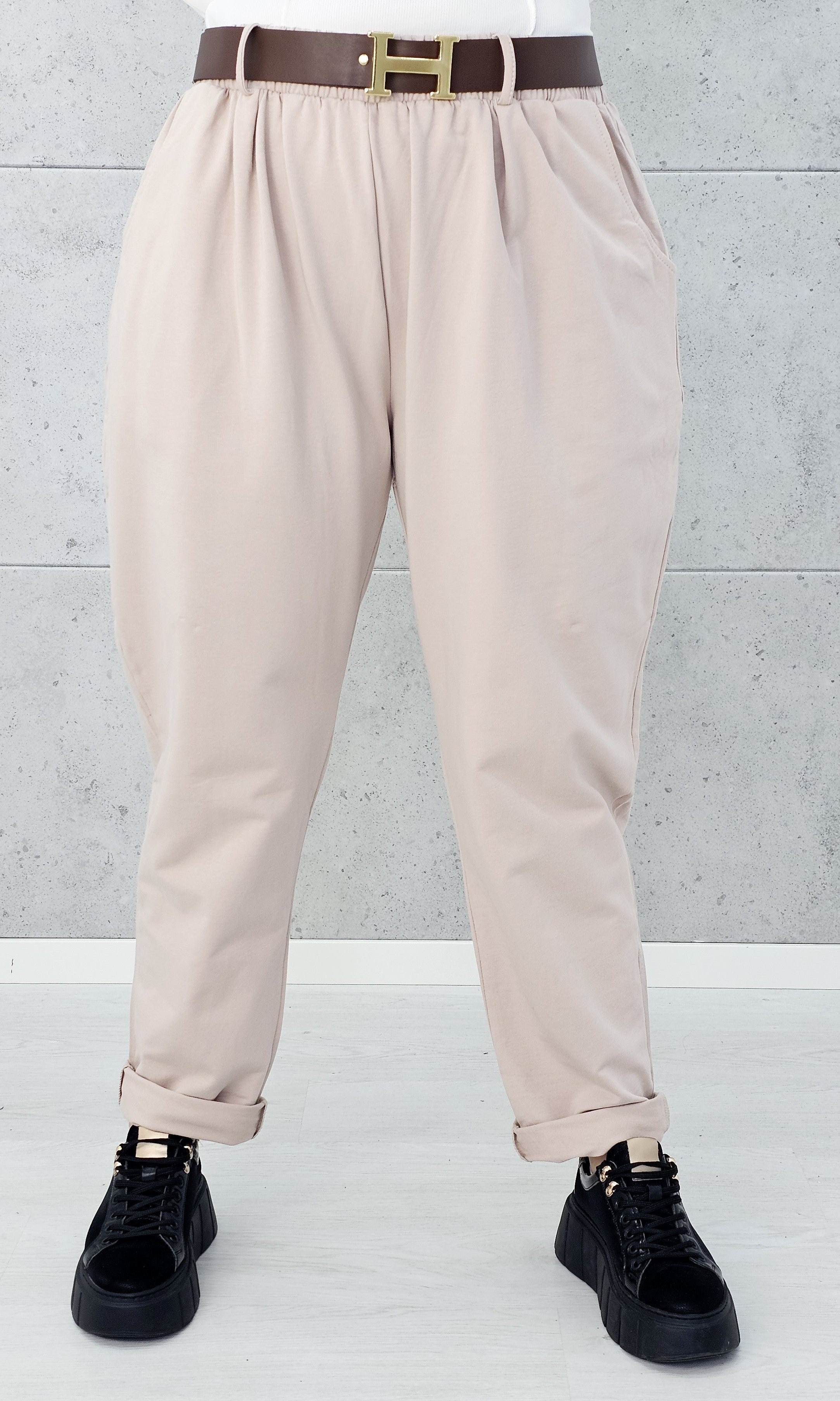 Spodnie z kieszeniami – wygodna i stylowa odzież XXL Stylowa XL