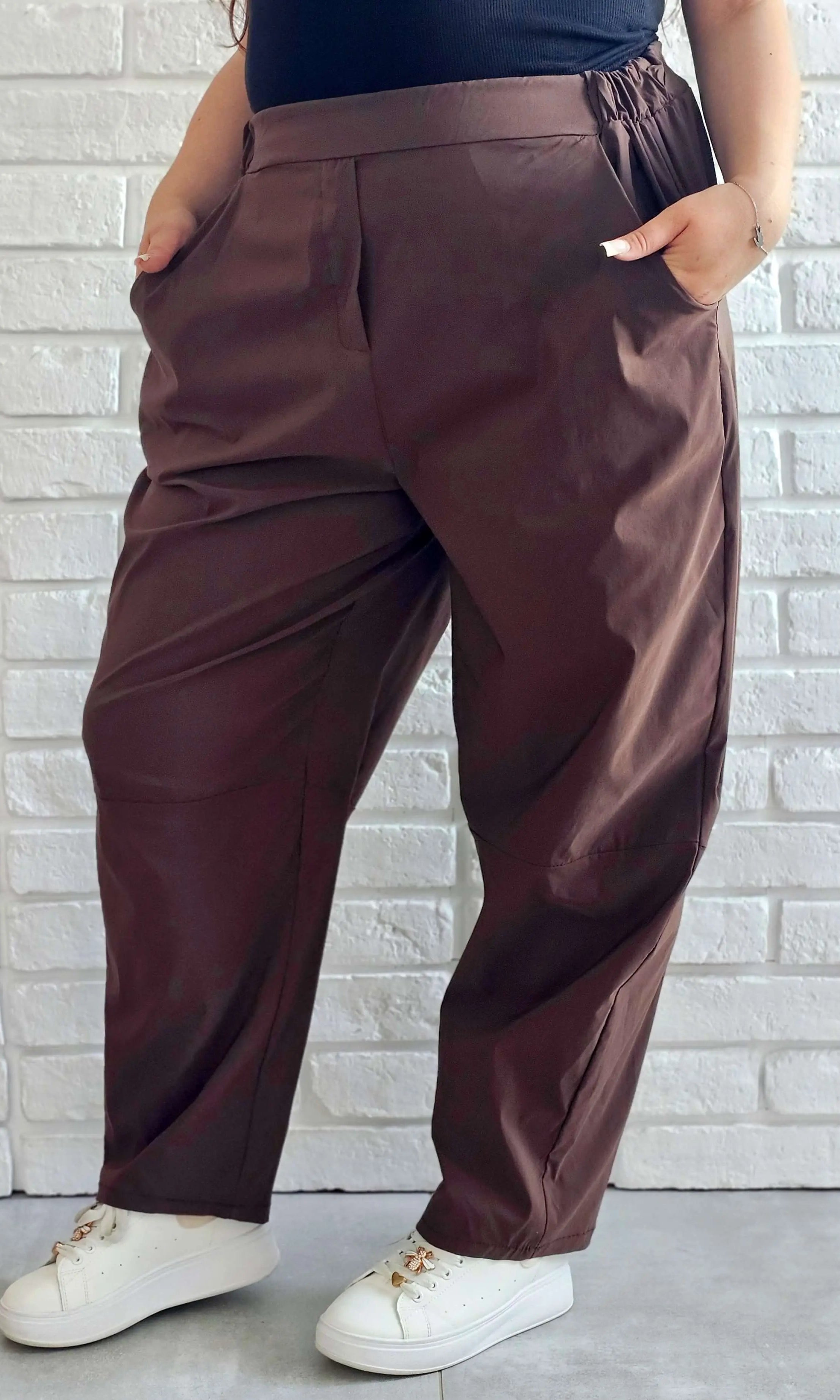 Spodnie z lekko technicznym twistem Stylowa XL