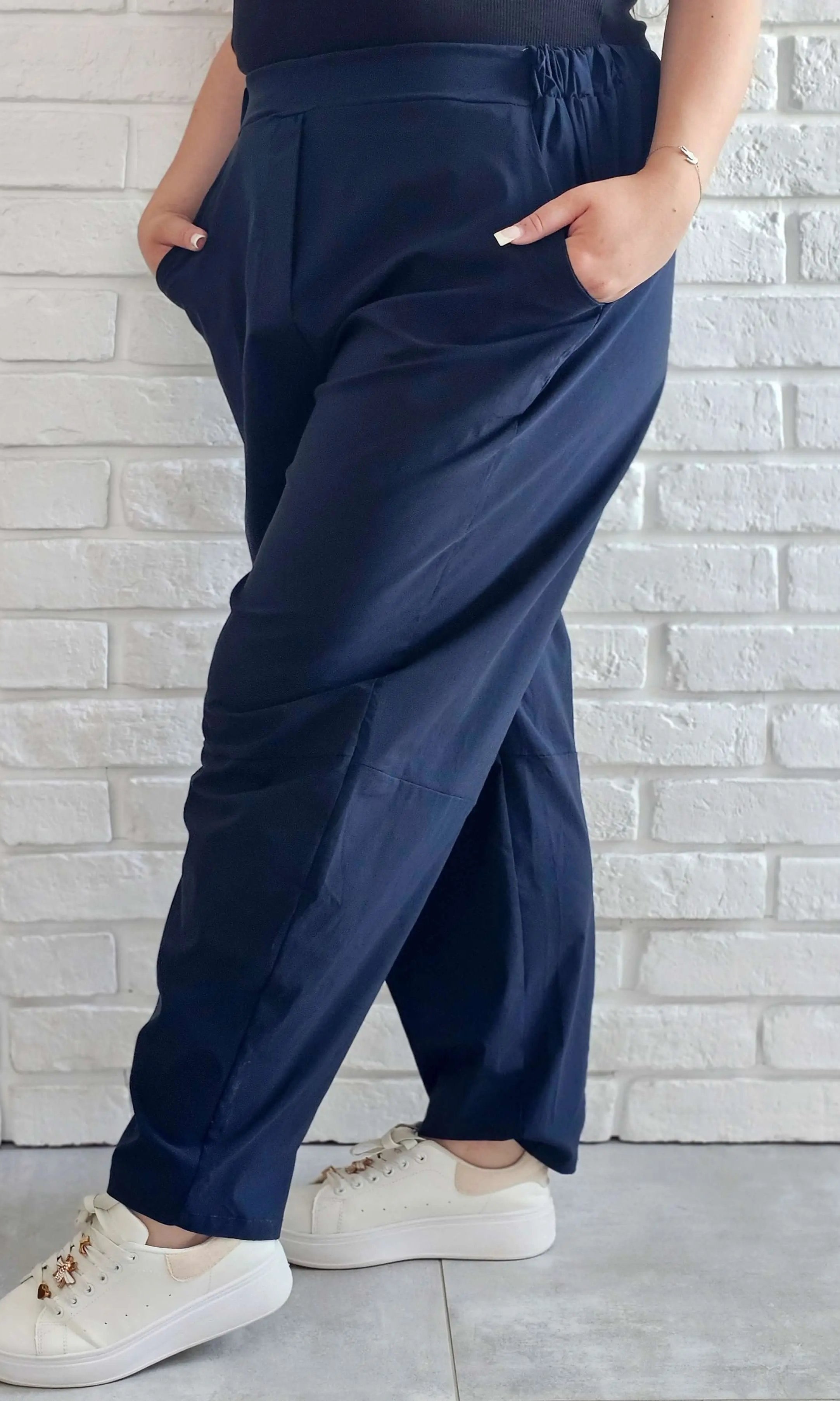 Spodnie z lekko technicznym twistem Stylowa XL