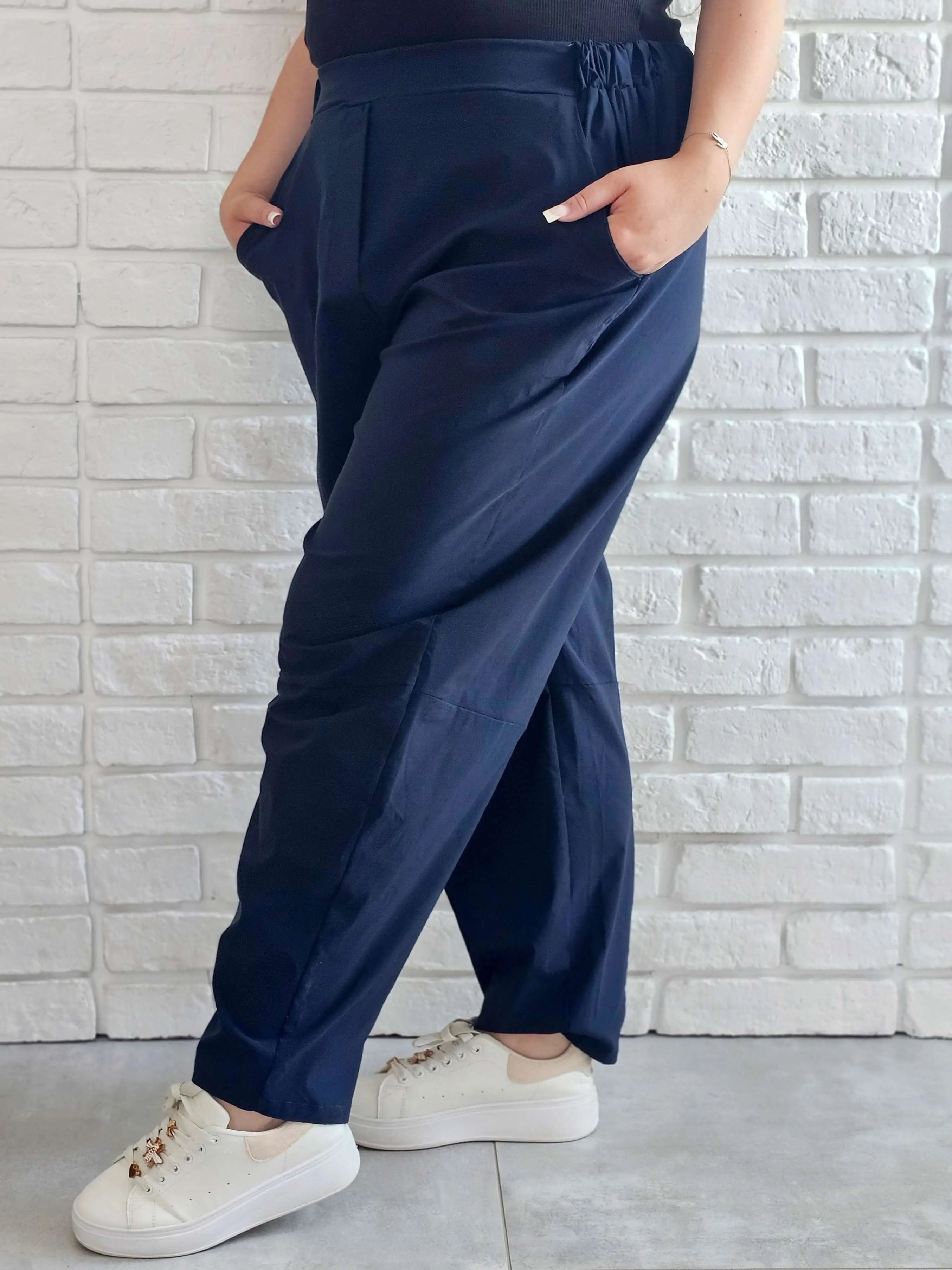 Spodnie z lekko technicznym twistem Stylowa XL