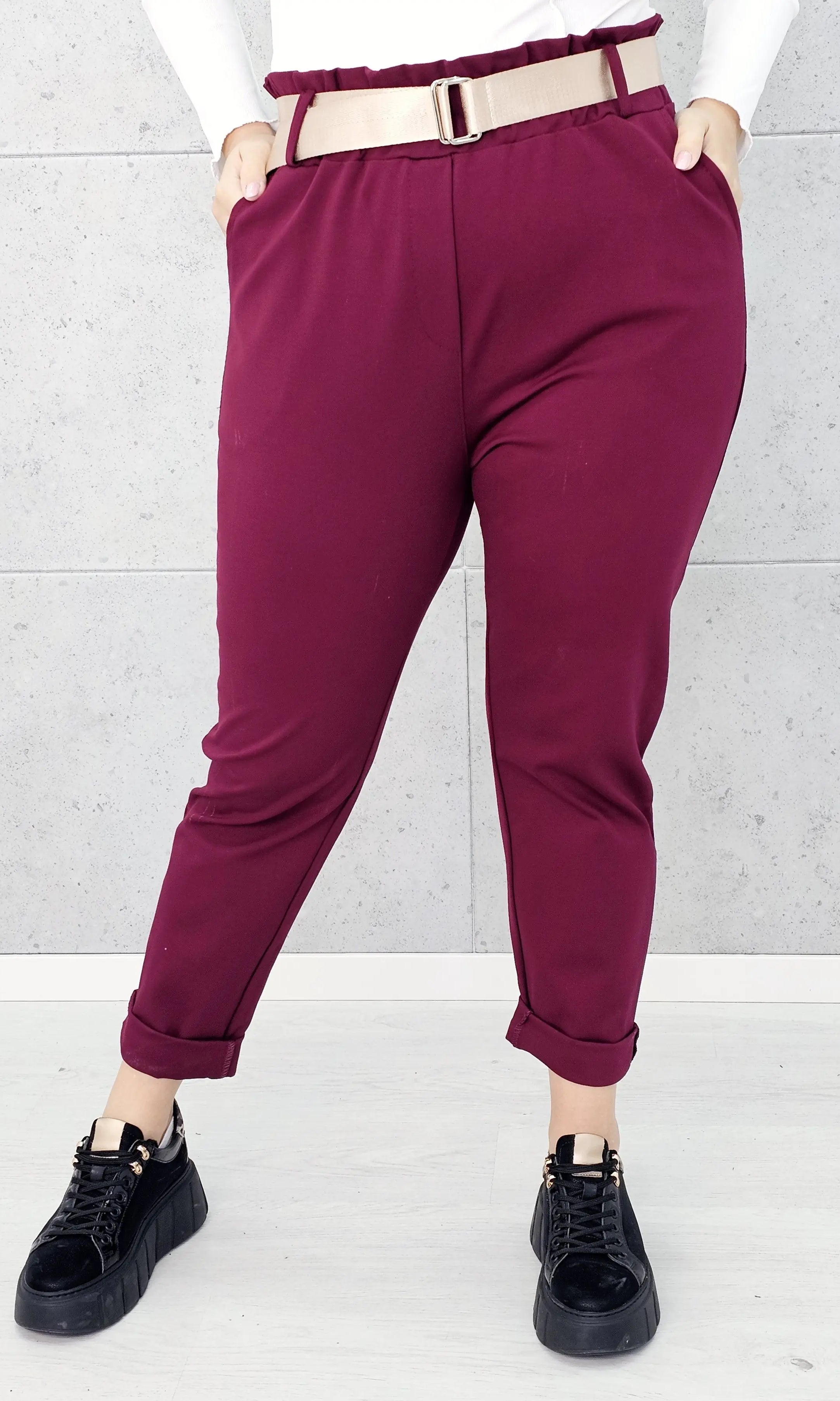 Spodnie z paskiem – eleganckie i wygodne spodnie XXL dla kobiet Stylowa XL