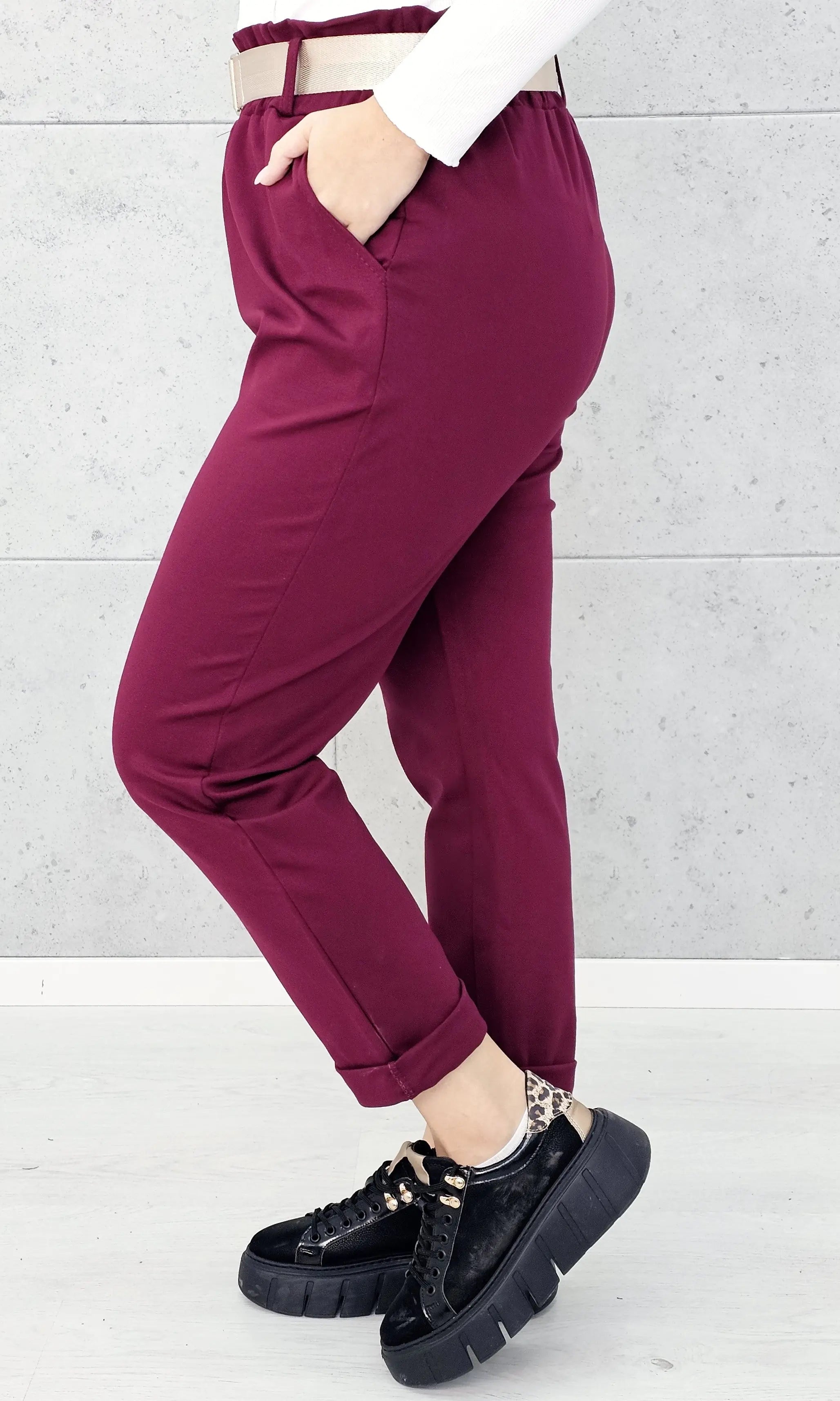 Spodnie z paskiem – eleganckie i wygodne spodnie XXL dla kobiet Stylowa XL