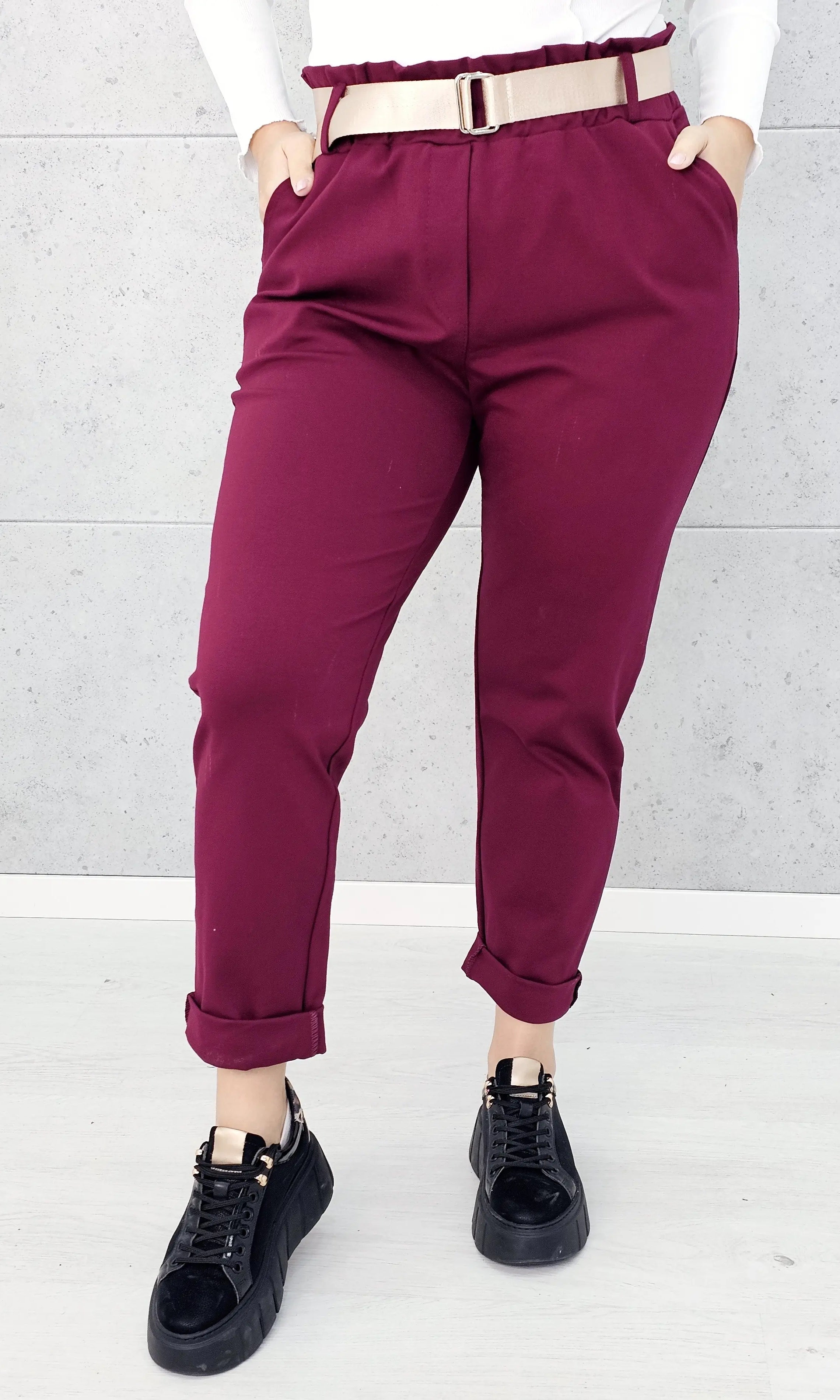 Spodnie z paskiem – eleganckie i wygodne spodnie XXL dla kobiet Stylowa XL