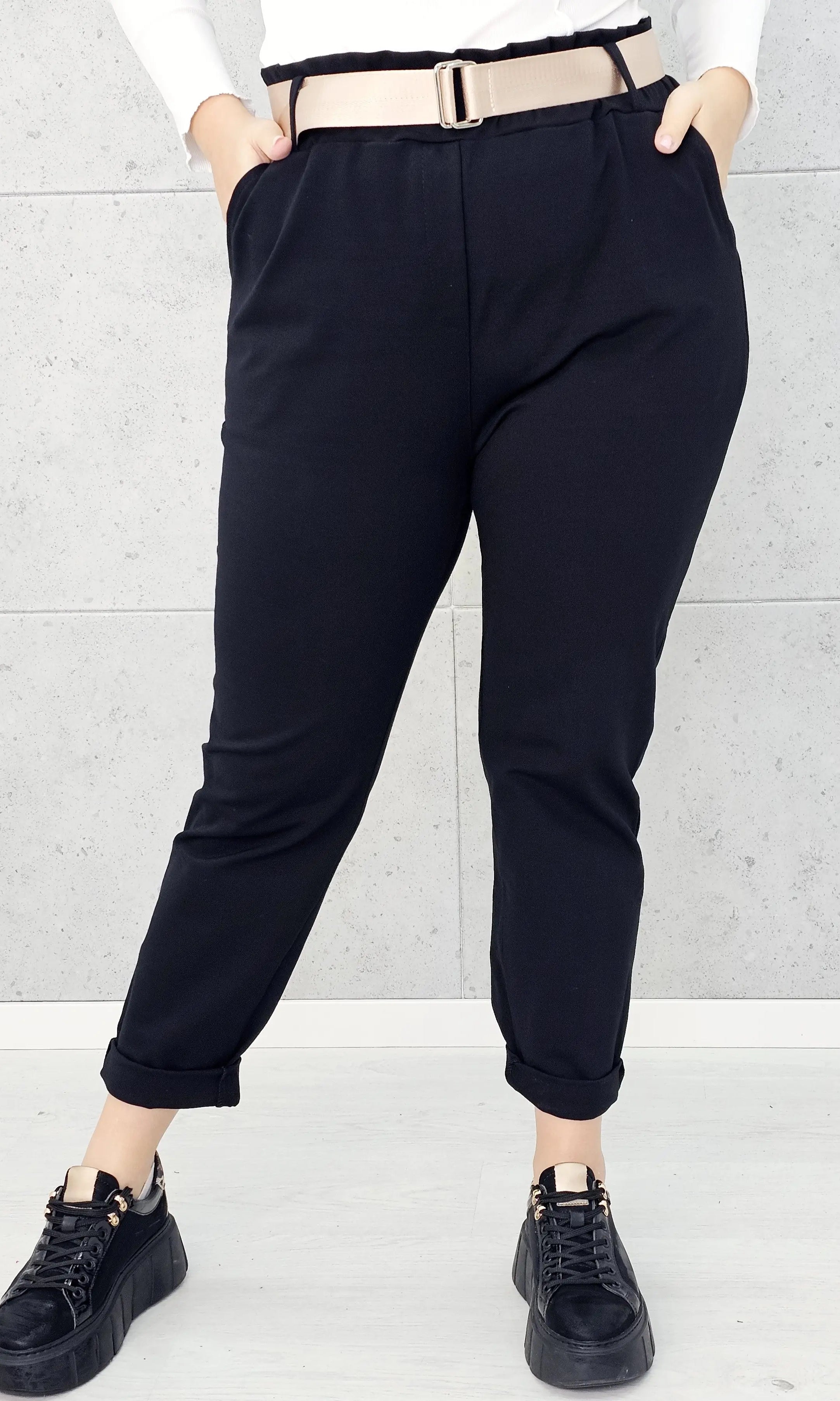 Spodnie z paskiem – eleganckie i wygodne spodnie XXL dla kobiet Stylowa XL