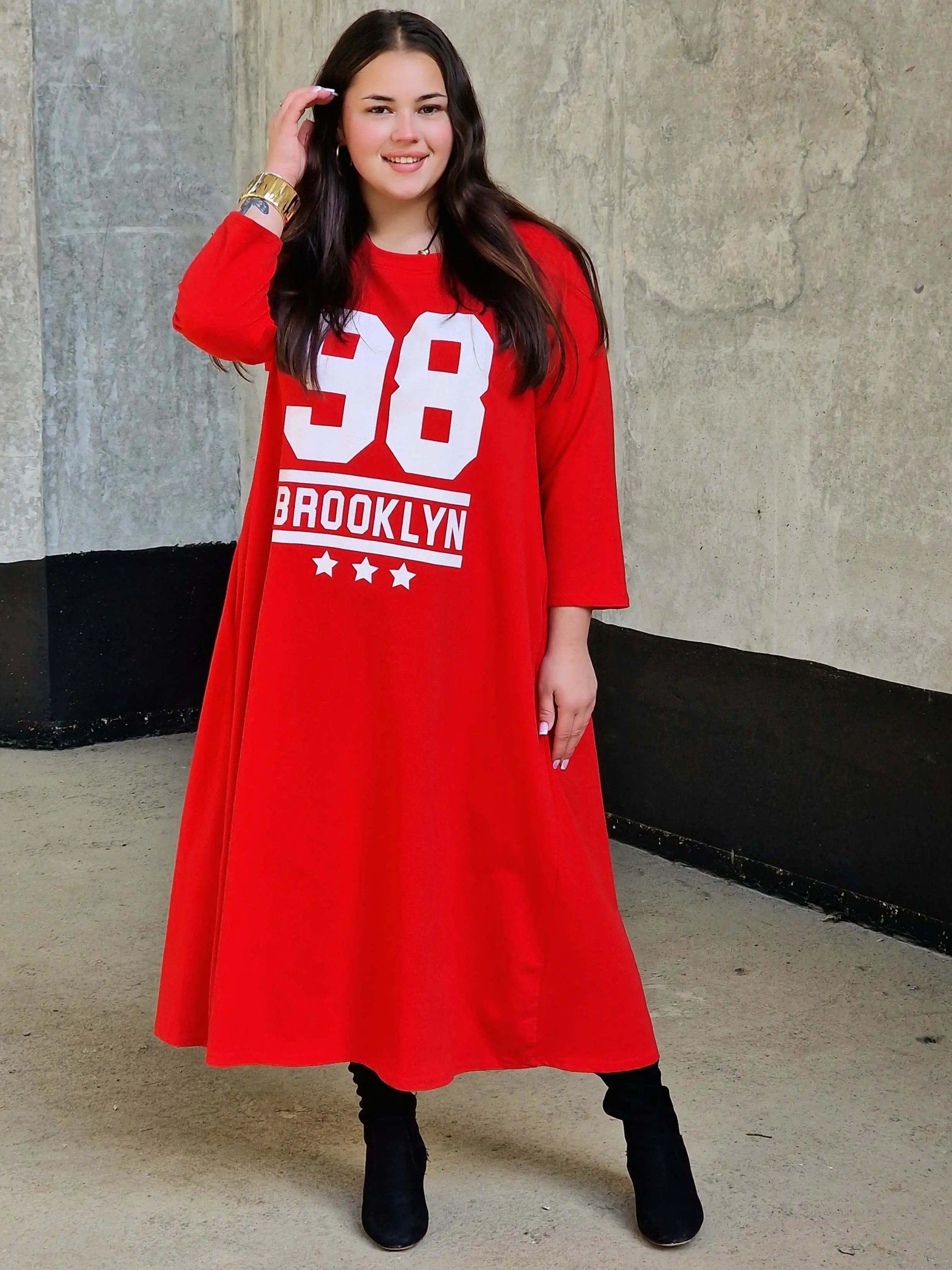 Sportowa Sukienka z Motywem Brooklyn Stylowa XL