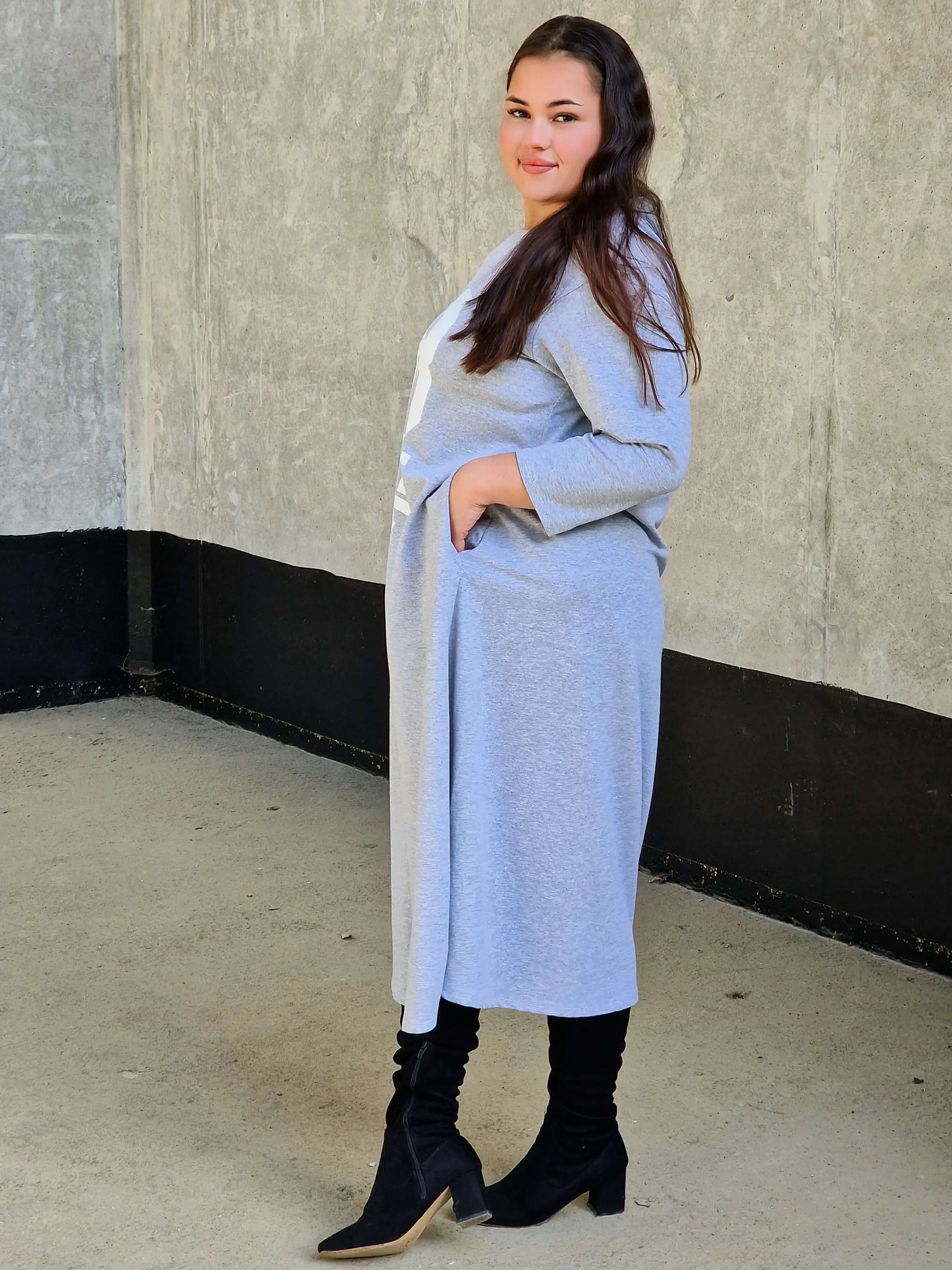 Sportowa Sukienka z Motywem Brooklyn Stylowa XL