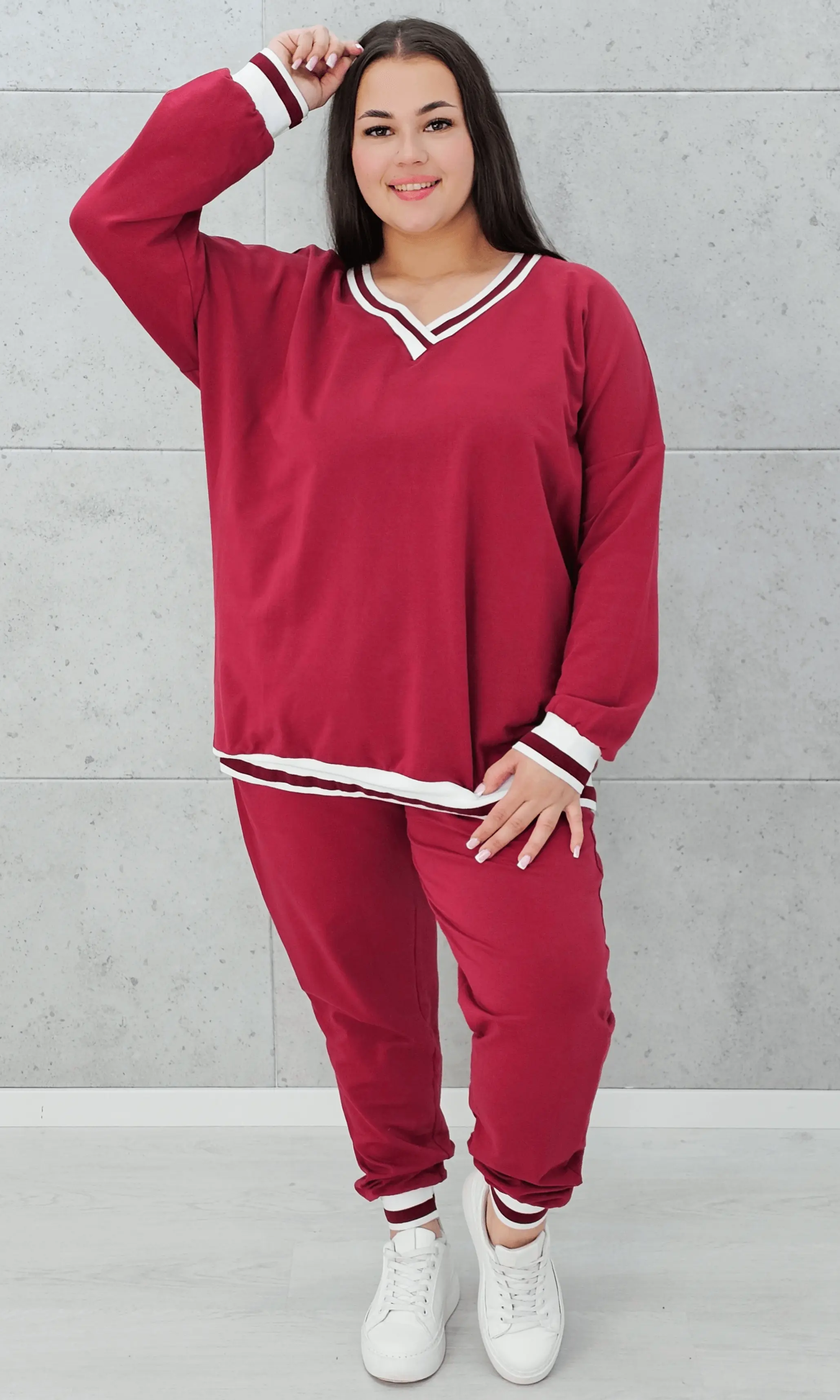 Sportowy komplet z kontrastowymi wykończeniami Stylowa XL